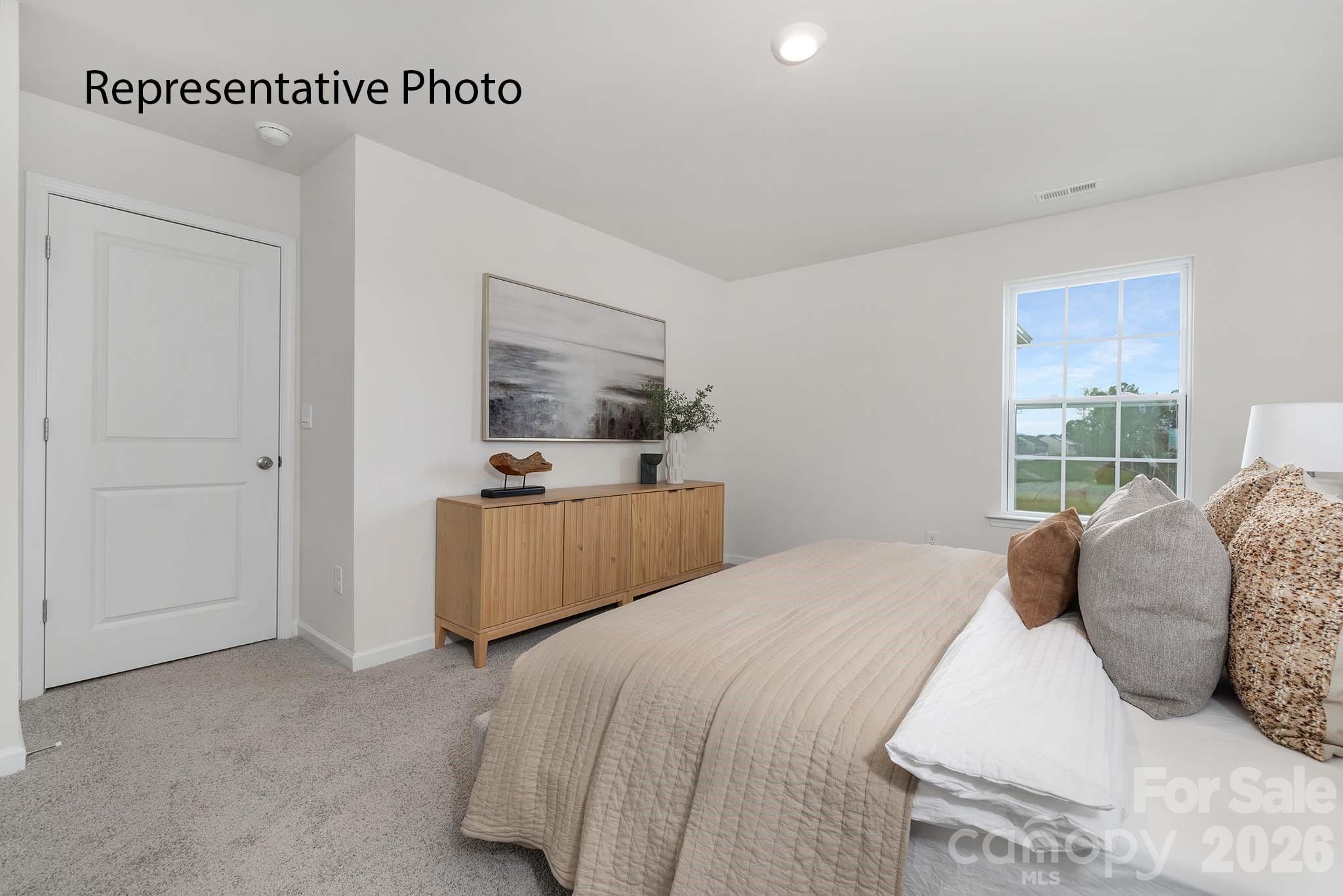 Single Family Residence at 1417 Avila Street, Hickory, photo 9 of 24