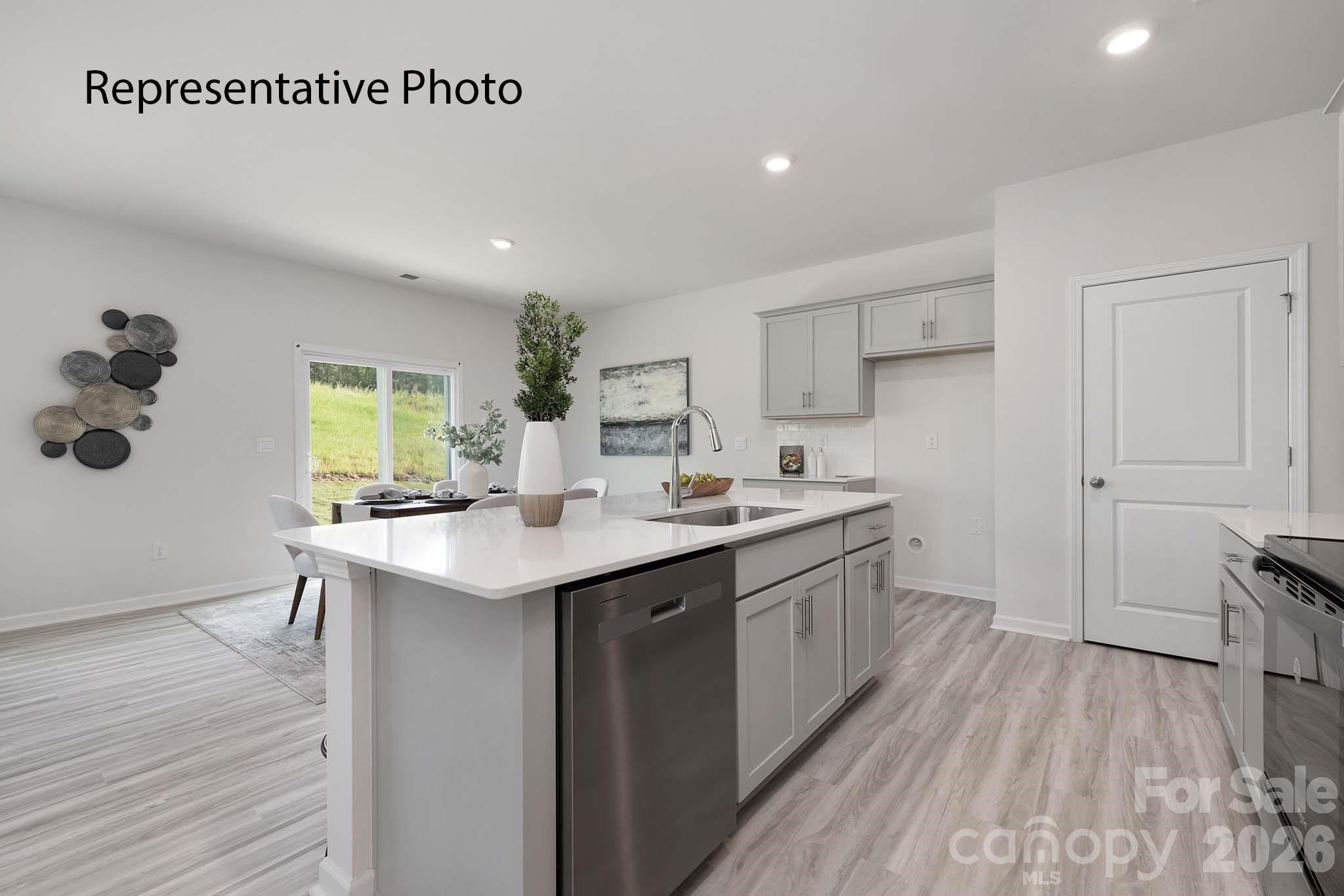 Single Family Residence at 1417 Avila Street, Hickory, photo 10 of 24