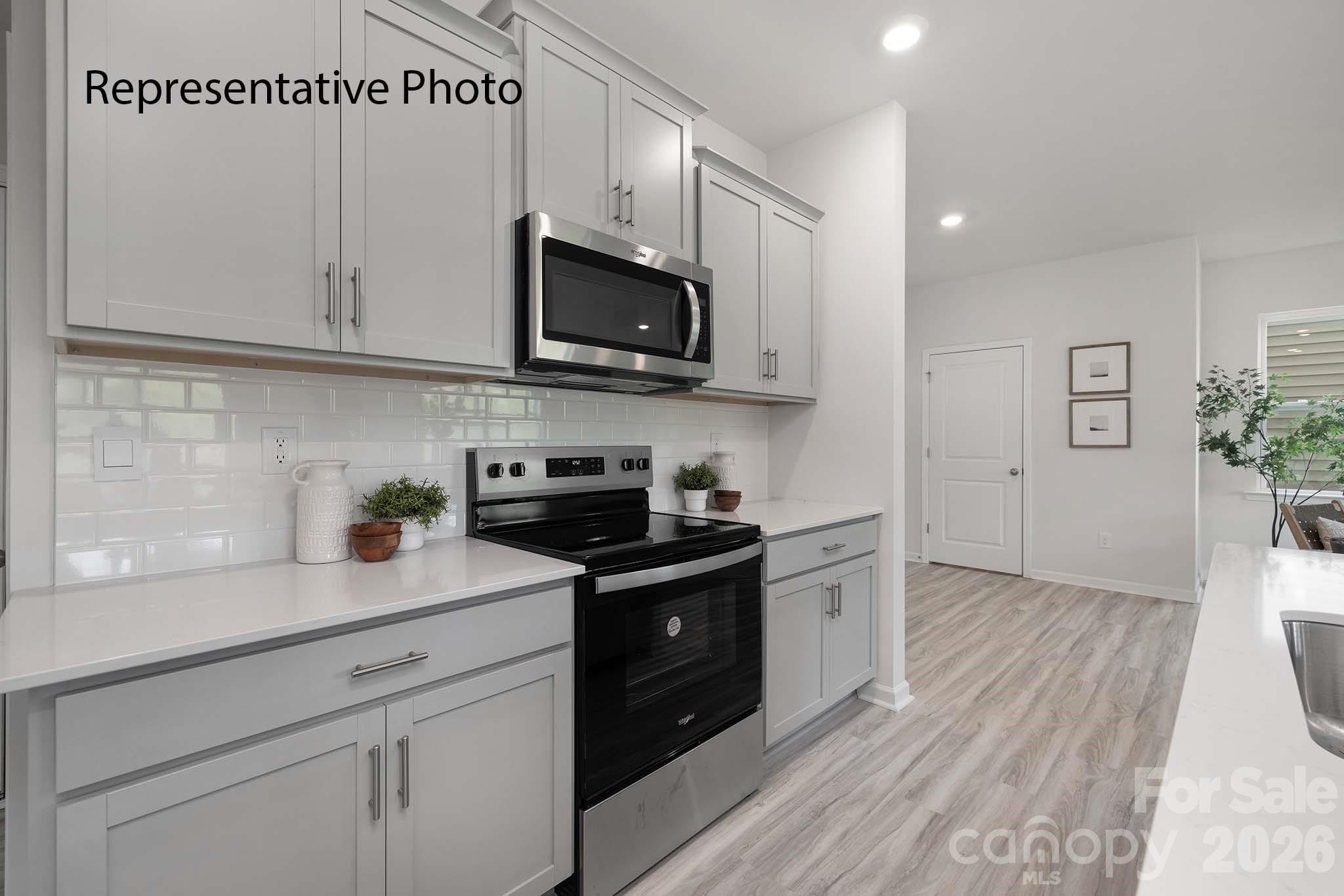 Single Family Residence at 1417 Avila Street, Hickory, photo 13 of 24