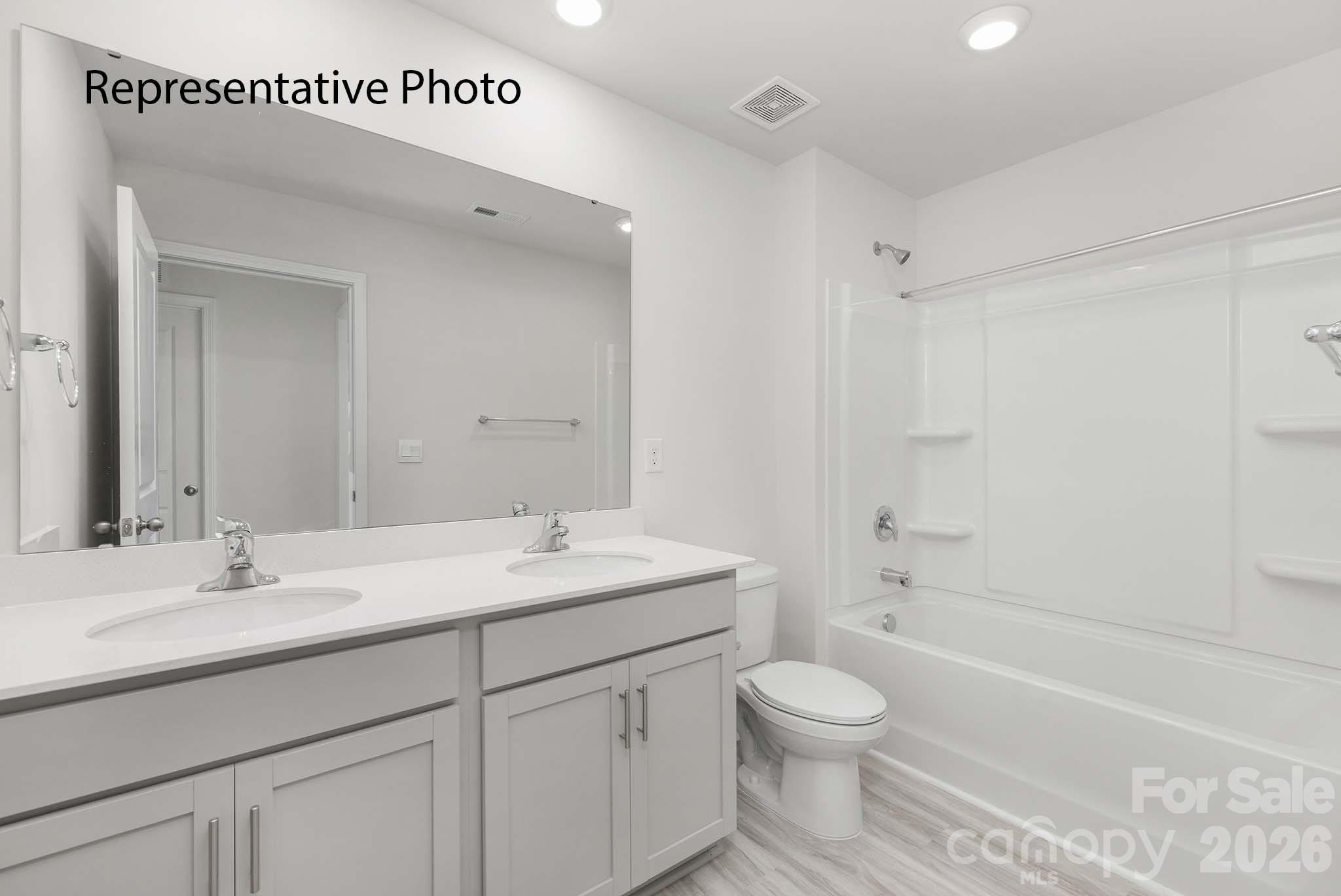 Single Family Residence at 1417 Avila Street, Hickory, photo 22 of 24