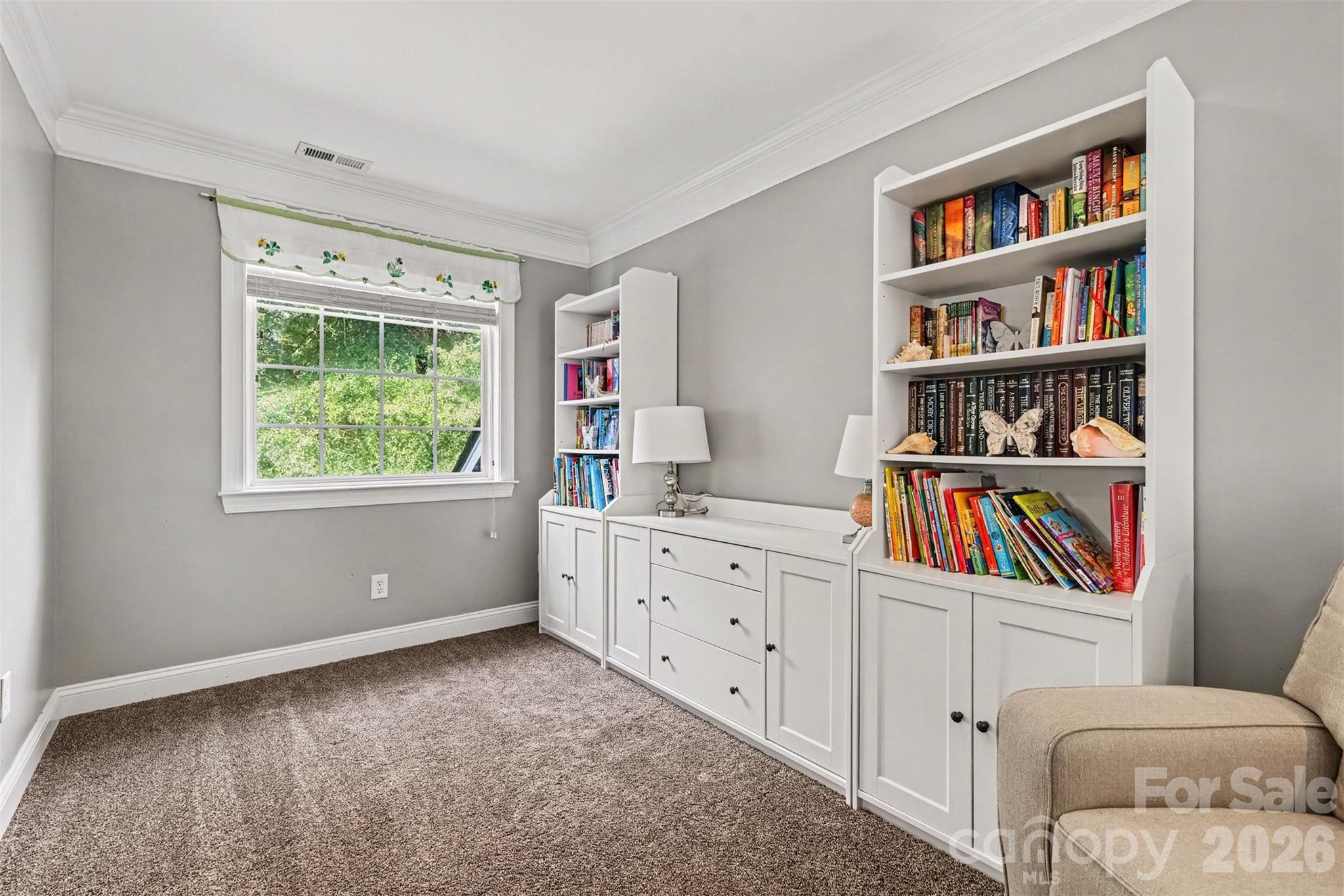 Upstairs study/built-in area - 3647 Venetian Way, York