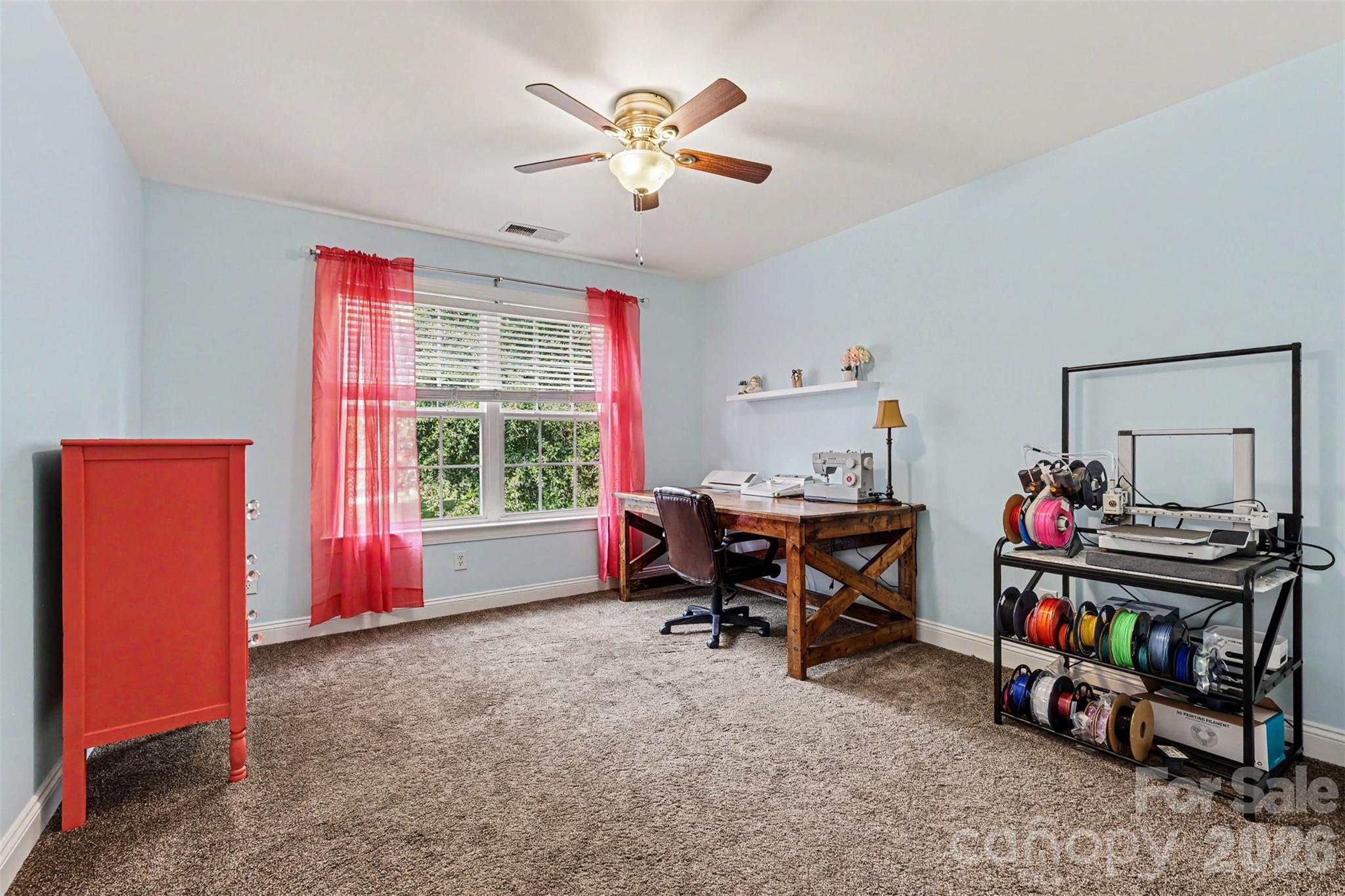 Upstairs bedroom with with attached full bath - 3647 Venetian Way, York
