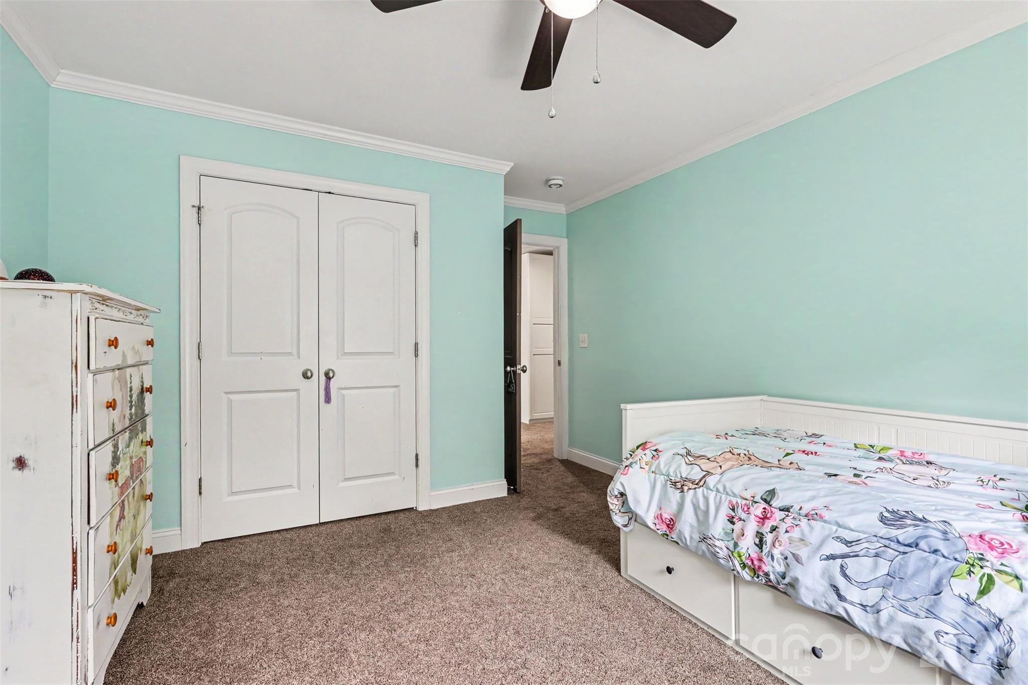 Upstairs bedroom - 3647 Venetian Way, York