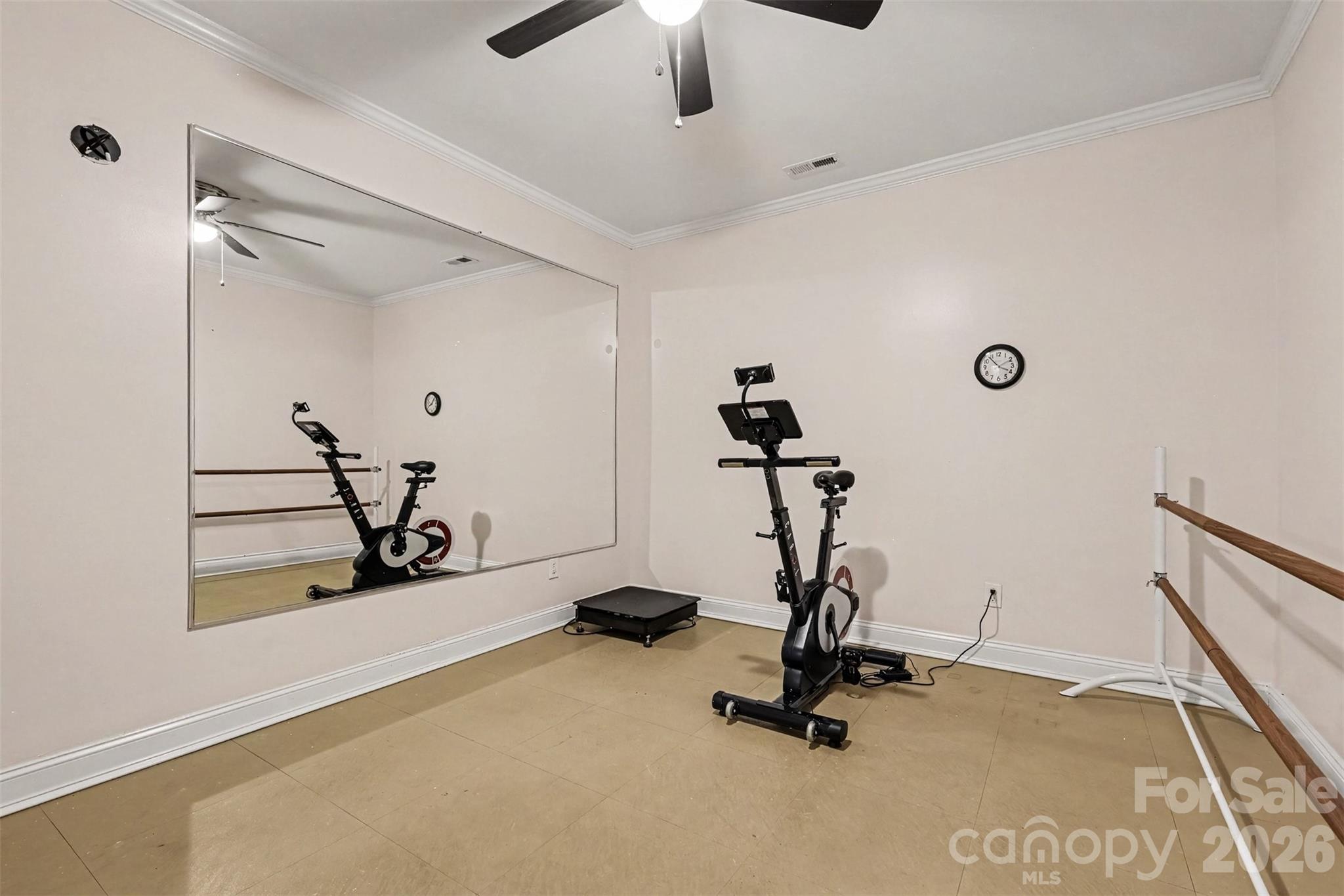 Gym/mirrored workout space - 3647 Venetian Way, York