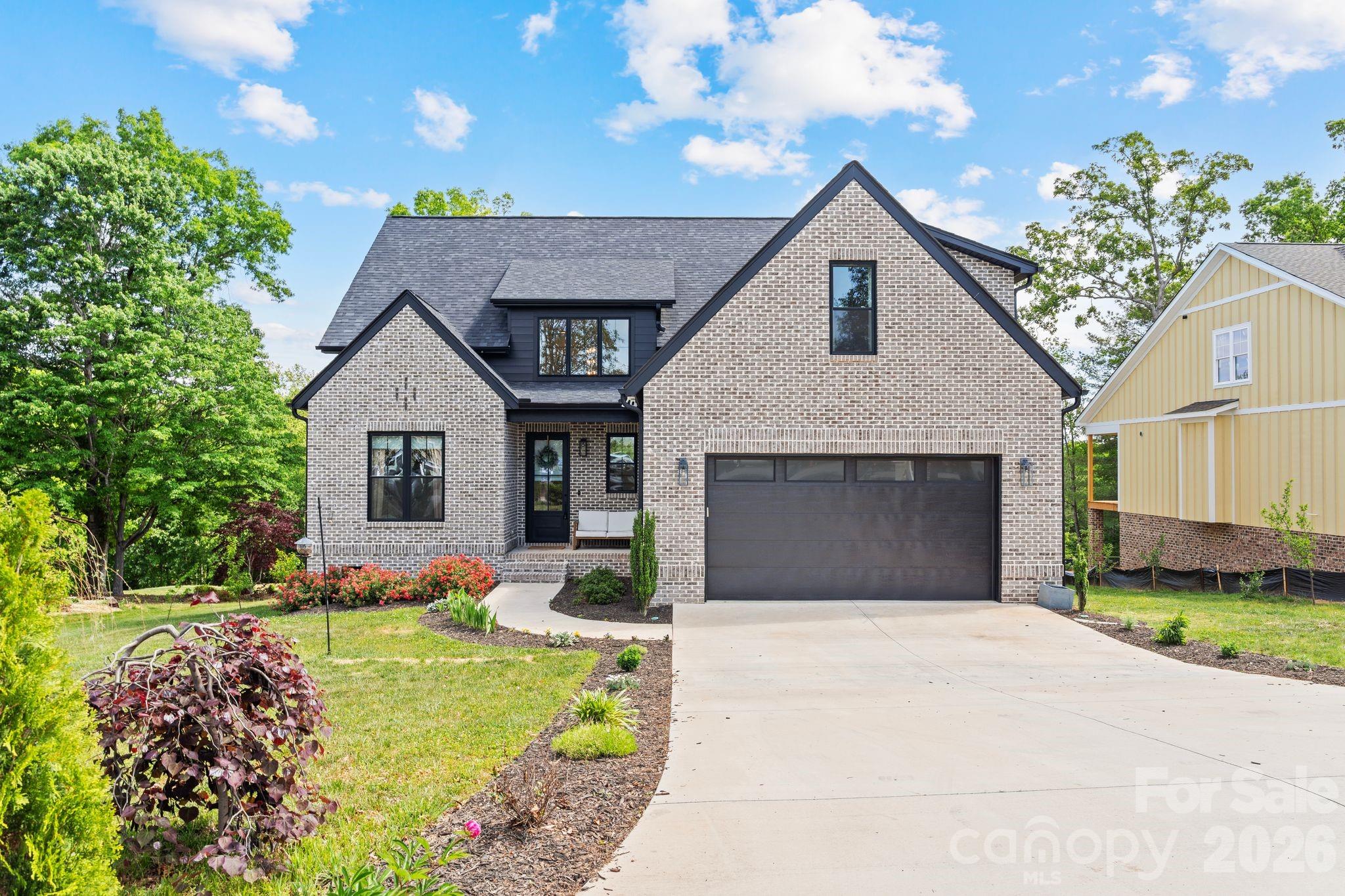 Single Family Residence at 1116 Players Ridge Road, Hickory, photo 6 of 42