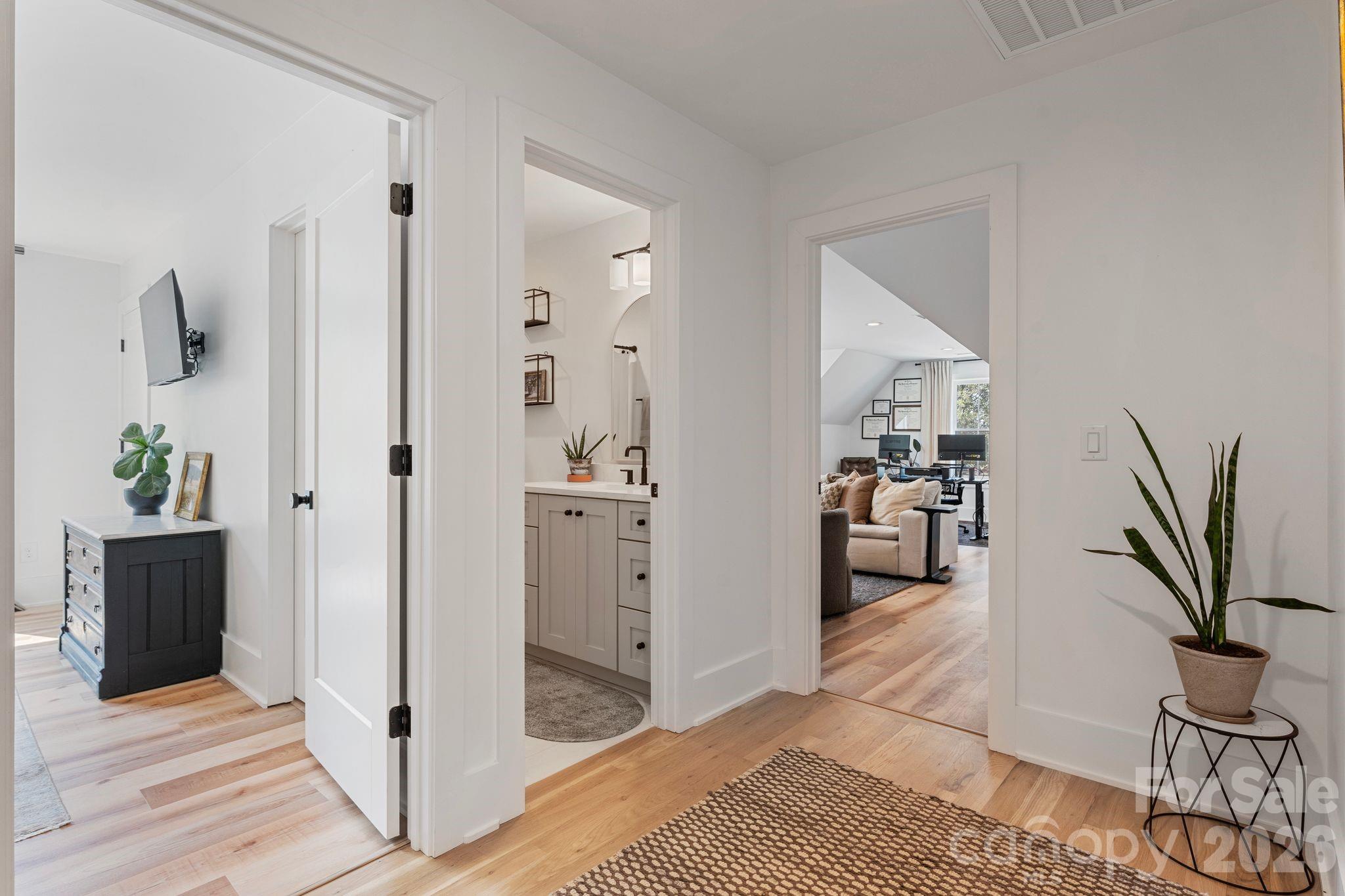 Single Family Residence at 1116 Players Ridge Road, Hickory, photo 26 of 42