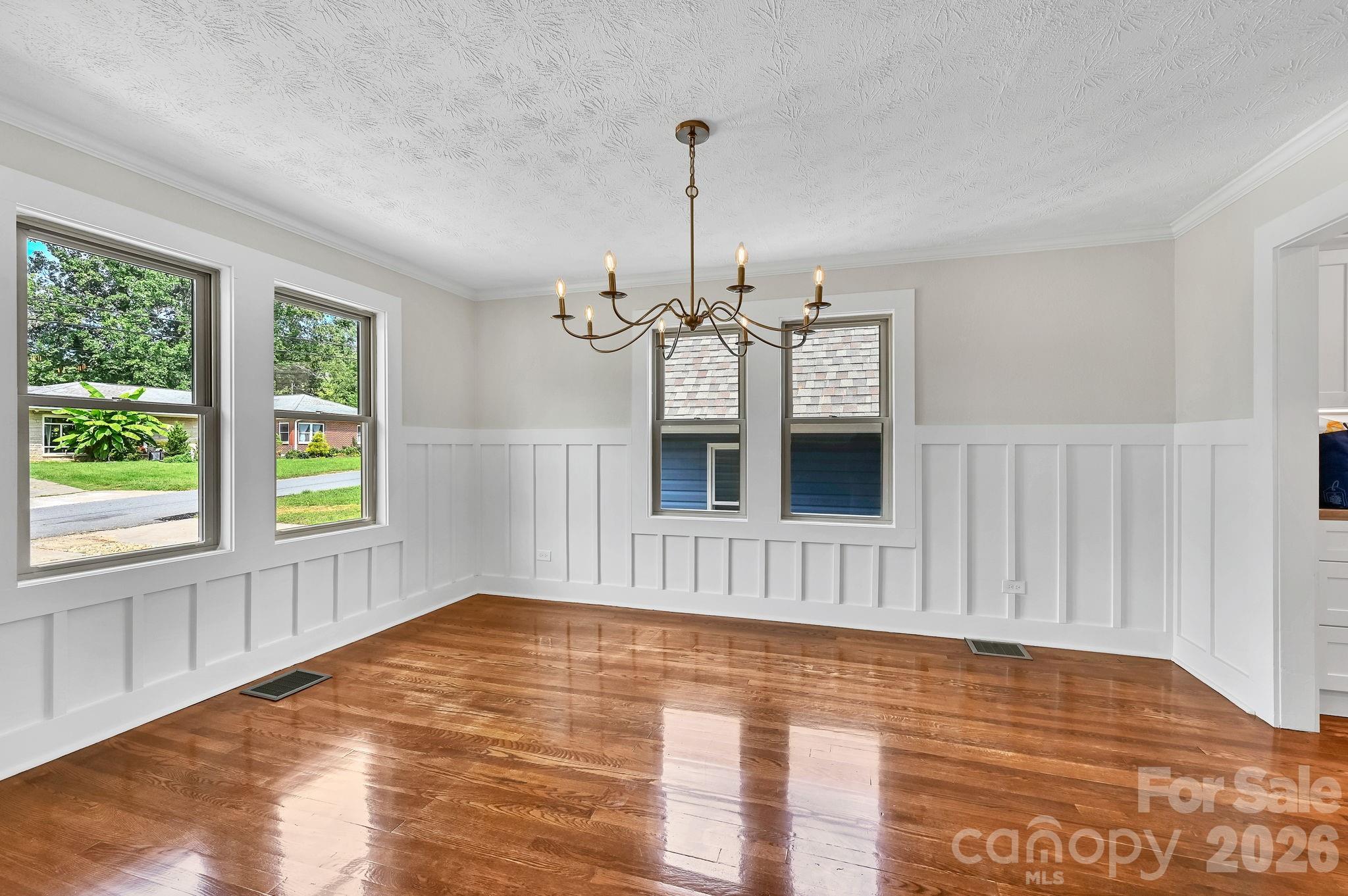 Single Family Residence at 34 Long View Drive, Burnsville, photo 10 of 48