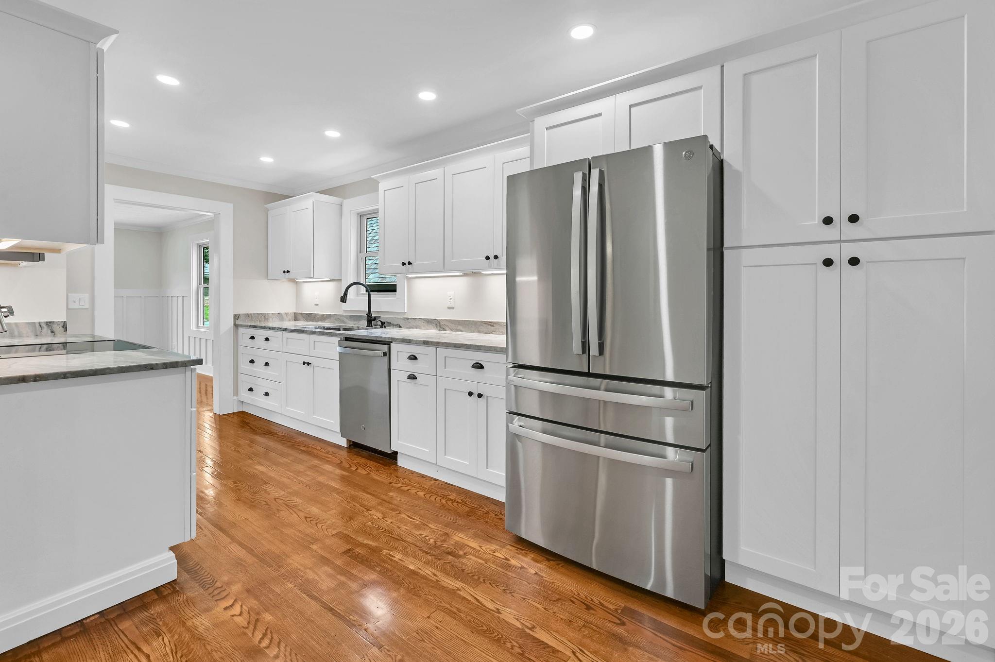 Single Family Residence at 34 Long View Drive, Burnsville, photo 16 of 48