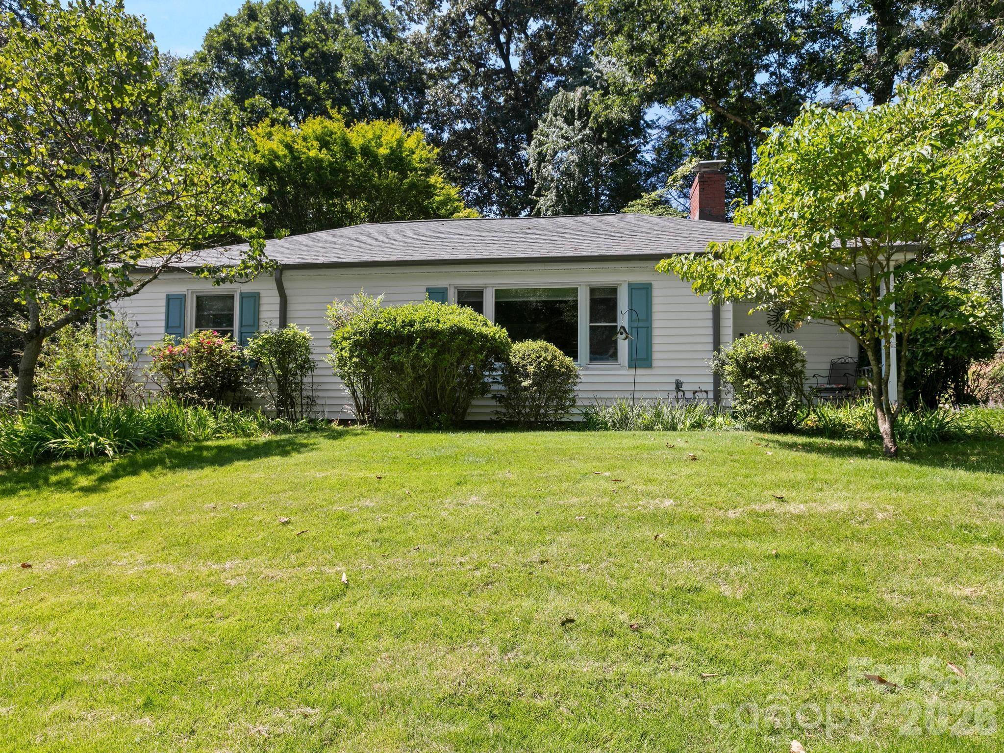 28 Arthur Road, Asheville, NC 288061045sf Malvern Hills Bungalow with Basement and Garage - 28 Arthur Road, Asheville