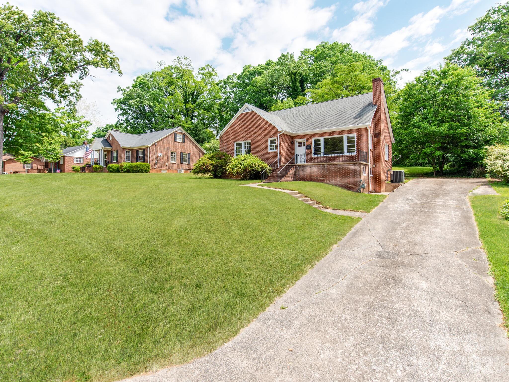 Single Family Residence at 113 Falls Street, Morganton, photo 2 of 33
