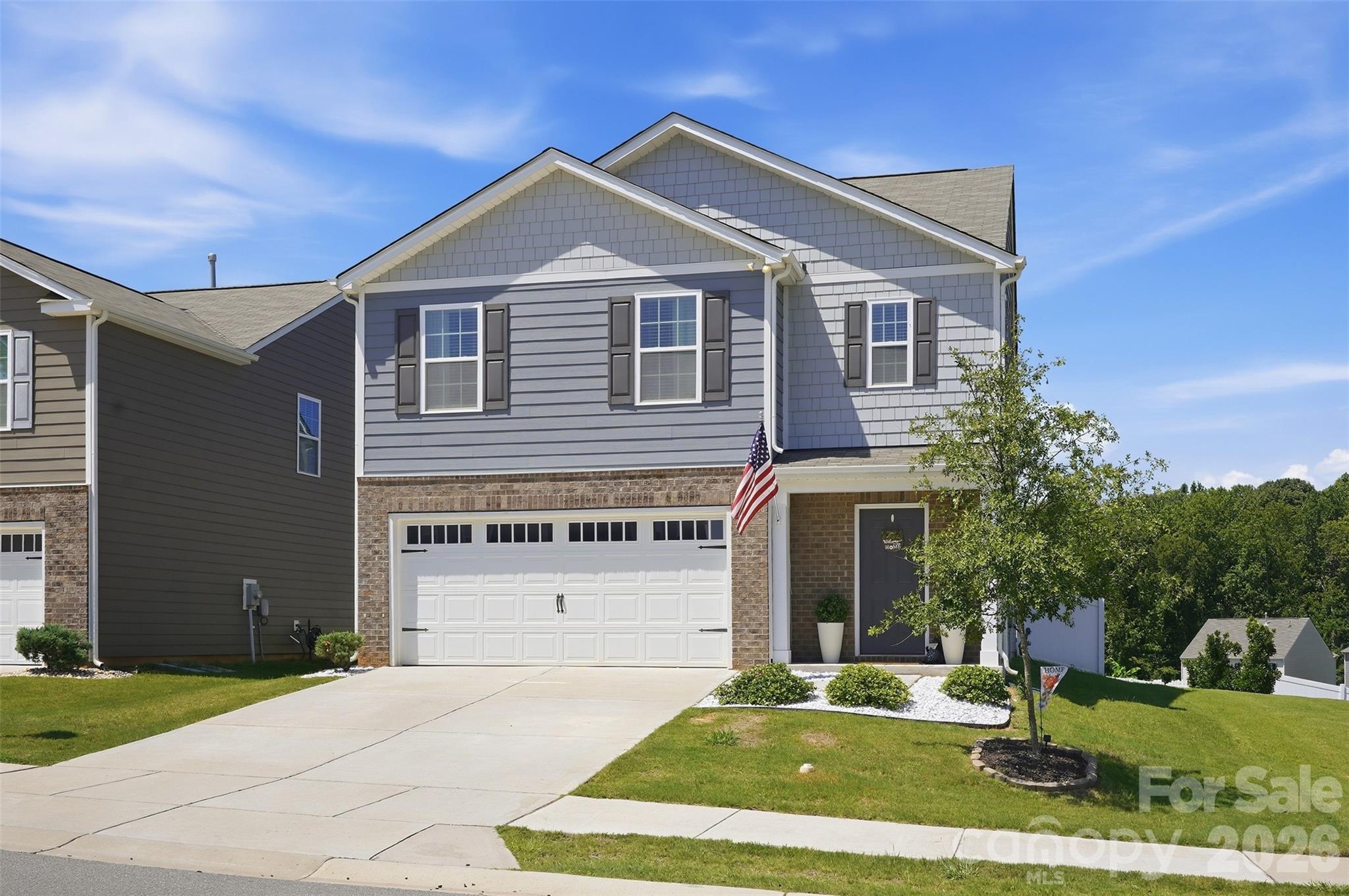 Single Family Residence at 2141 Redstone Drive, York, photo 2 of 37