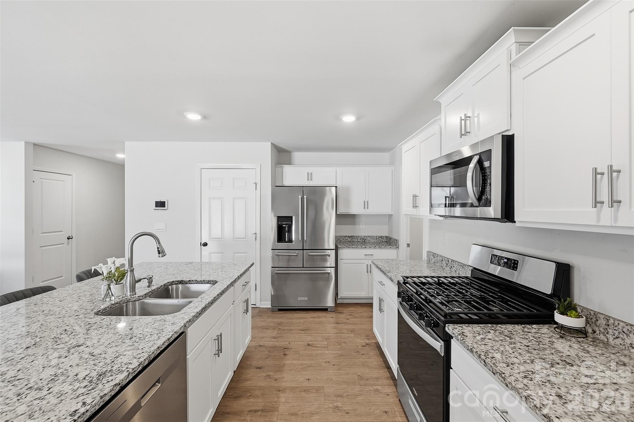 Single Family Residence at 2141 Redstone Drive, York, photo 6 of 37
