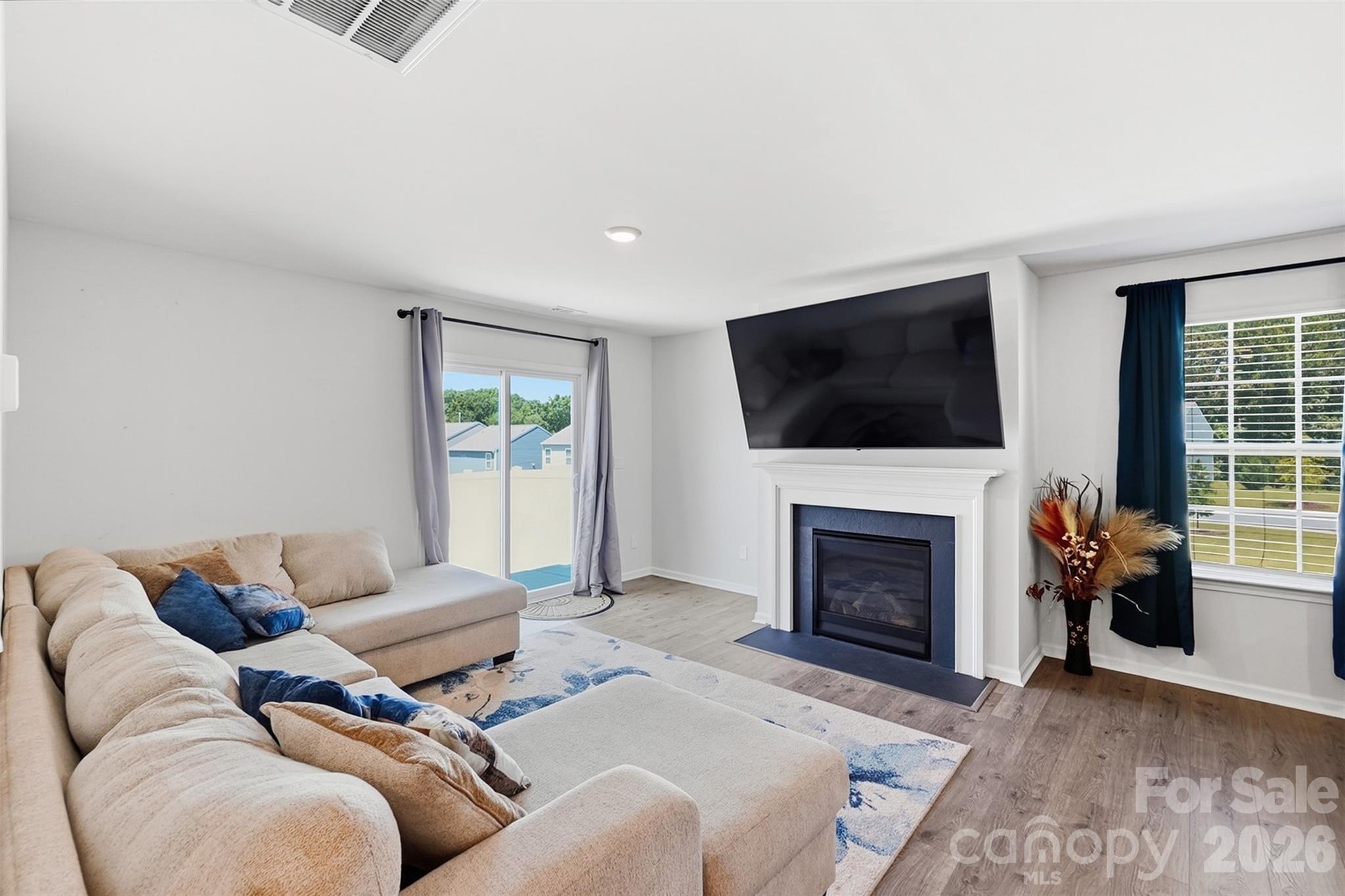 Single Family Residence at 2141 Redstone Drive, York, photo 14 of 37