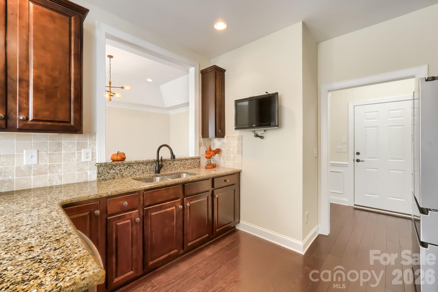 Single Family Residence at 18311 Glenealy Drive, Cornelius, photo 13 of 40