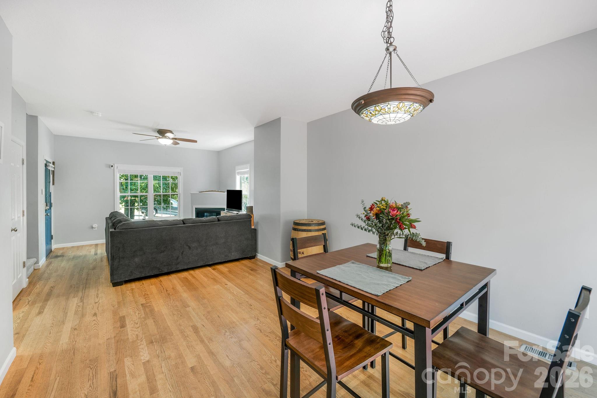 Open Concept living/dining - 19 Oakcrest Place, Asheville