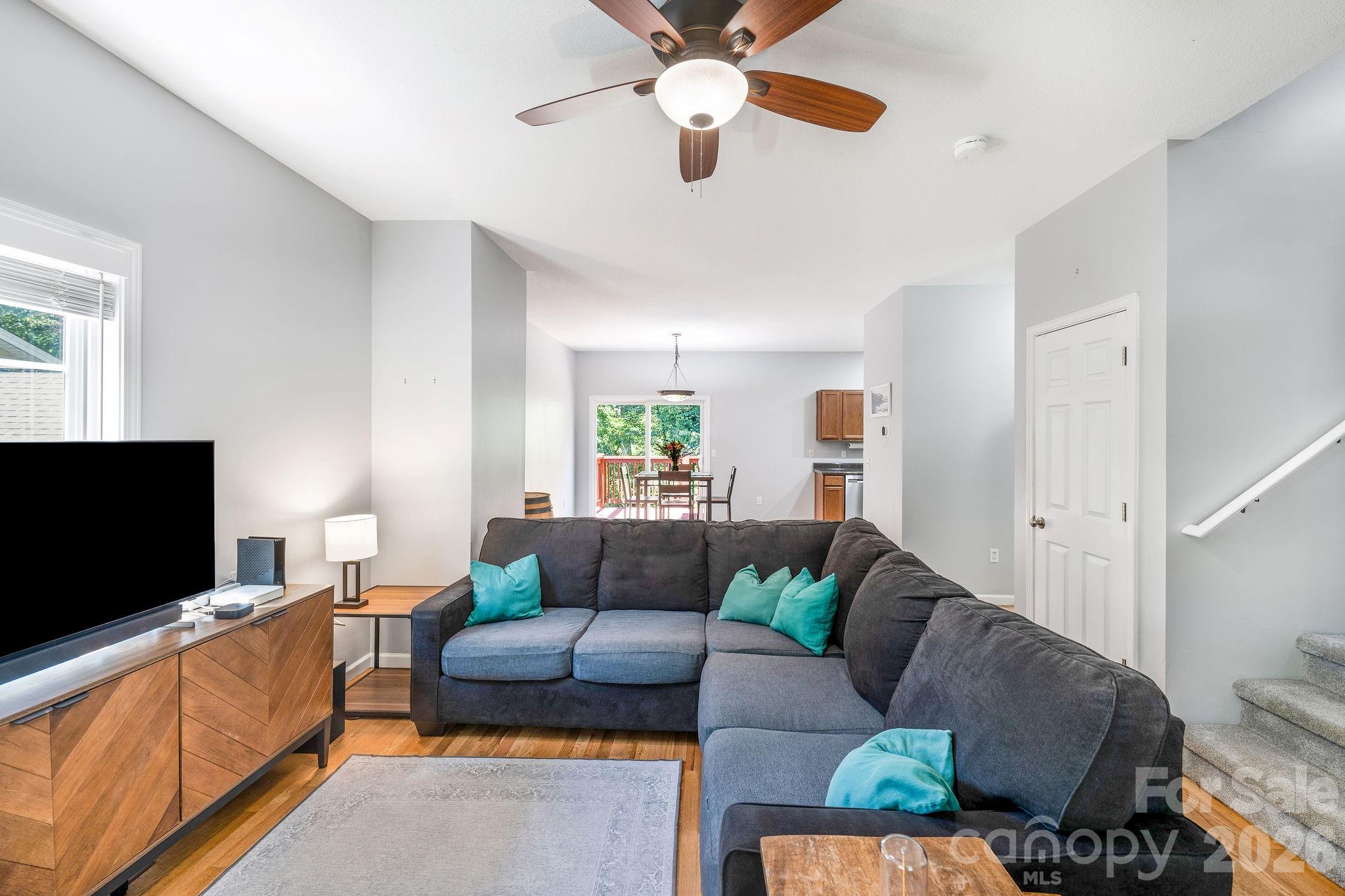 Single Family Residence at 19 Oakcrest Place, Asheville, photo 15 of 32
