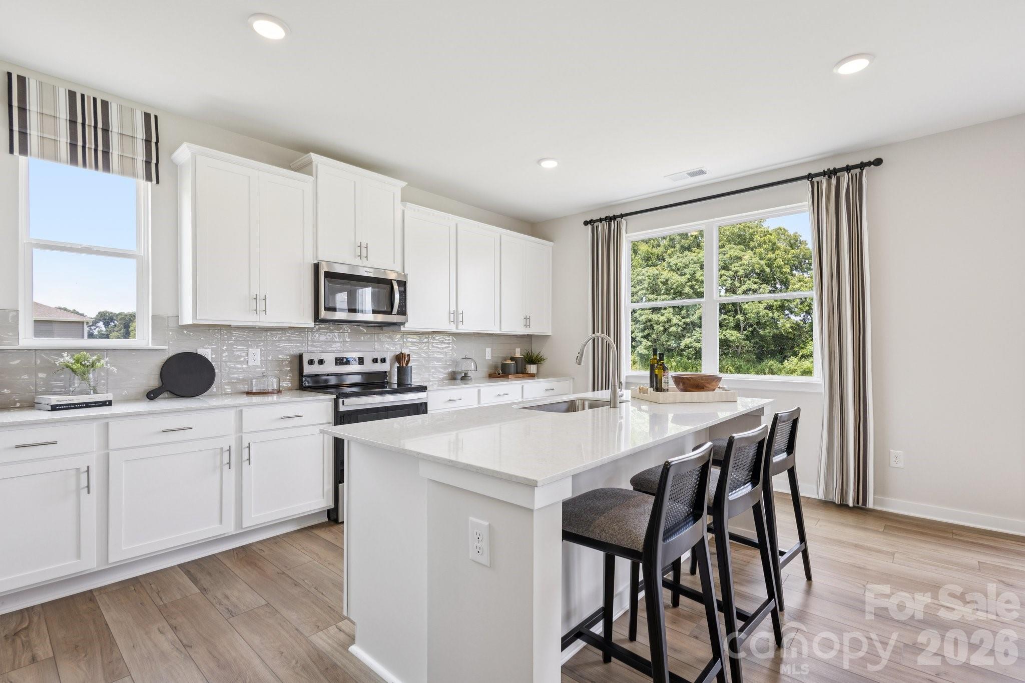 Single Family Residence at 10021 Cannon Vista Lane, Kannapolis, photo 6 of 24