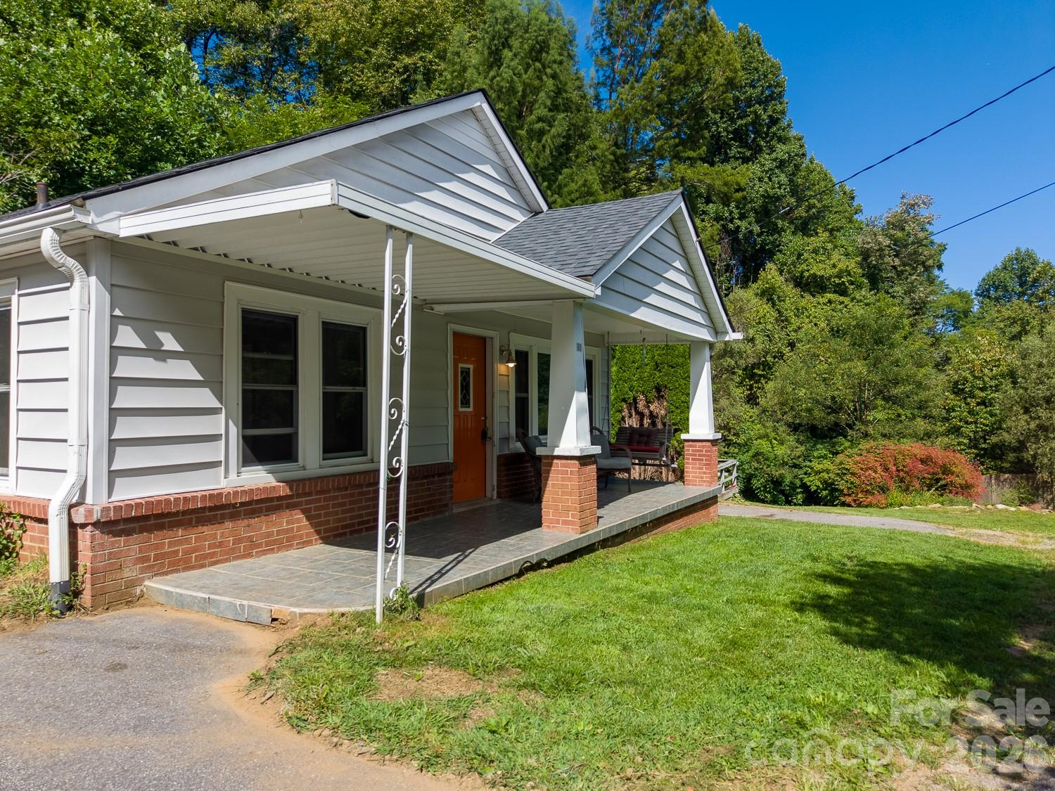 Single Family Residence at 80 Nature Lane, Waynesville, photo 3 of 33