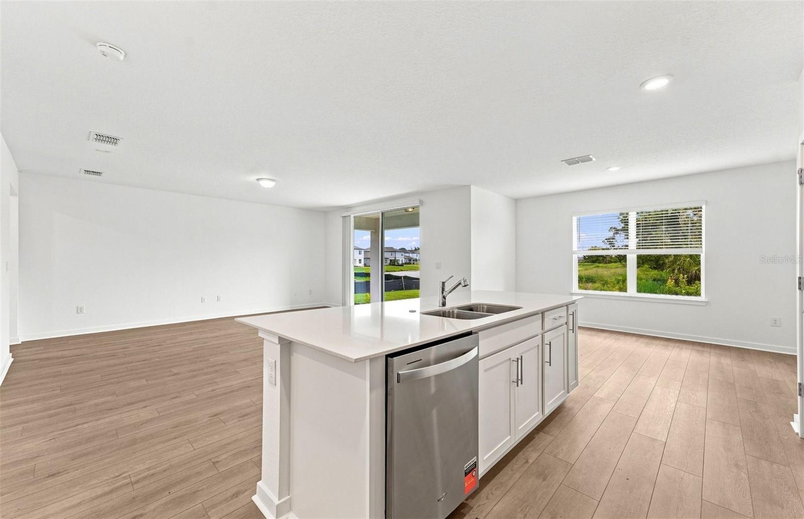 Center Island w/Storage - 9877 TRELLIS VINE WAY, PARRISH