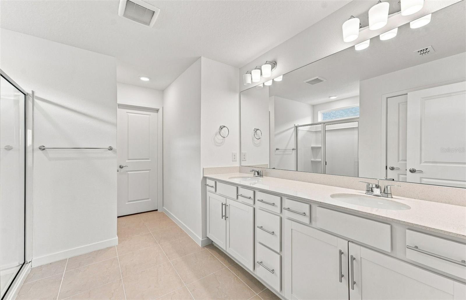 Owner's Bath w/Dual Sinks - 9877 TRELLIS VINE WAY, PARRISH