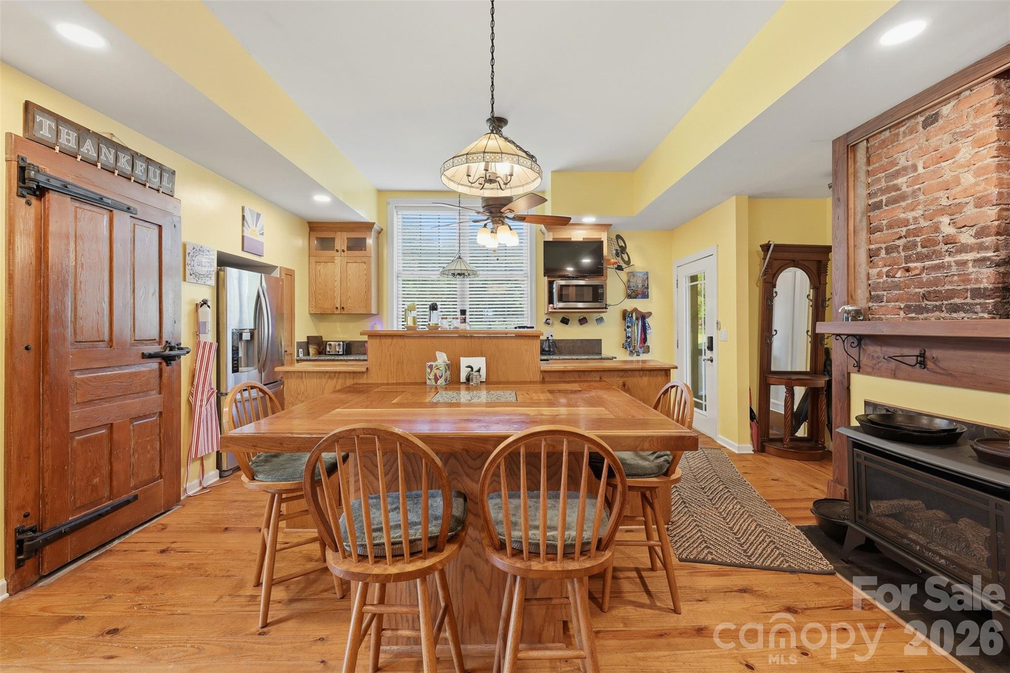 Single Family Residence at 2386 Liledoun Road, Taylorsville, photo 11 of 48