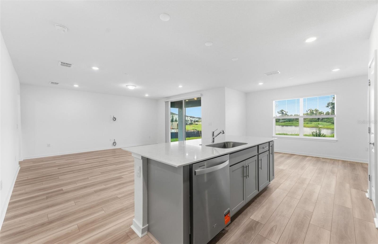 Center Island w/Storage - 9885 TRELLIS VINE WAY, PARRISH