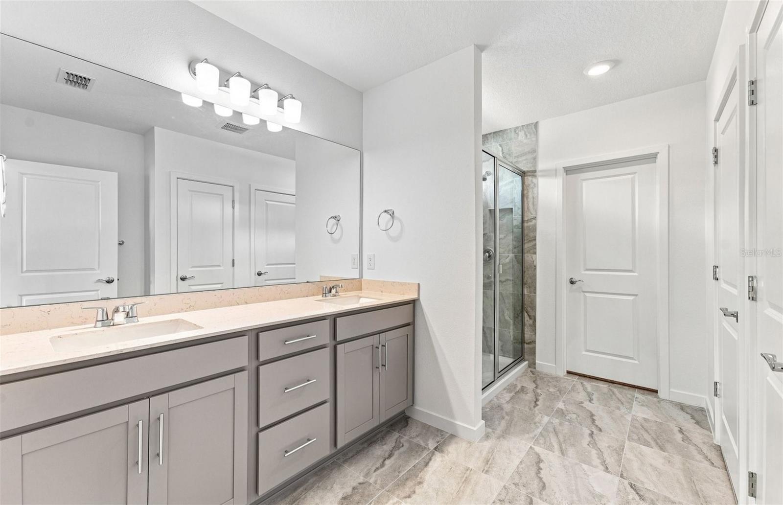 Owner's Bath w/Dual Sinks - 7923 PALM PARADISE PL, PARRISH