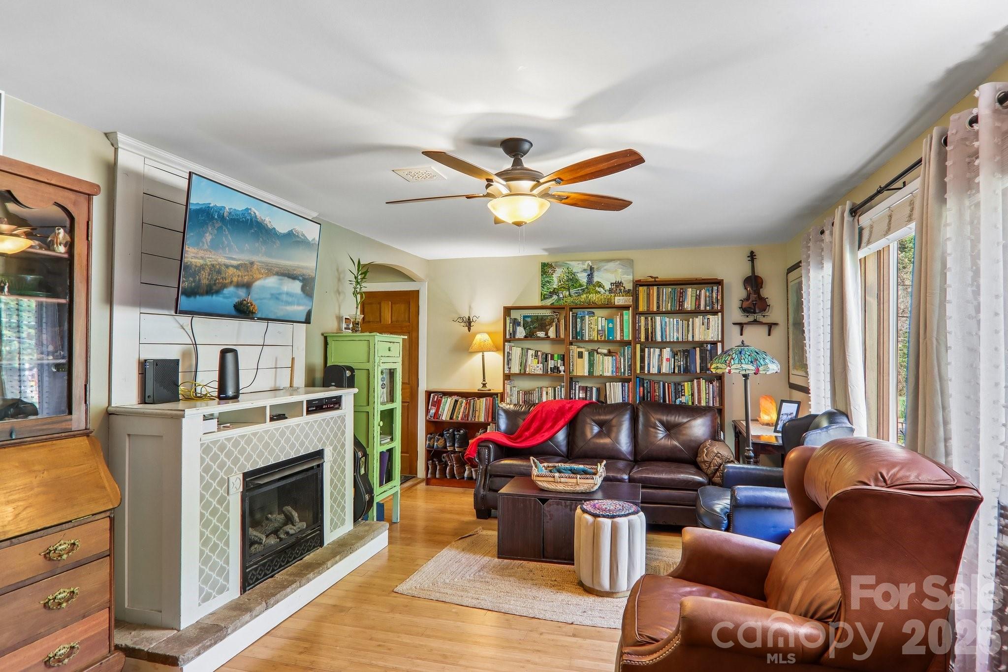Single Family Residence at 550 Lickstone Road, Waynesville, photo 11 of 47