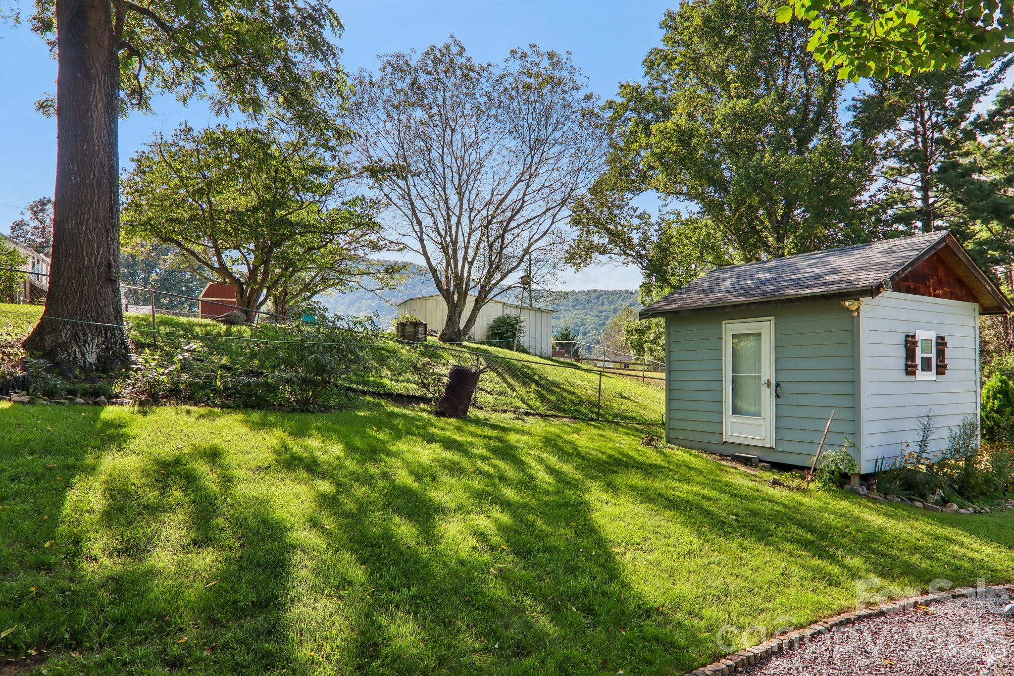 Single Family Residence at 550 Lickstone Road, Waynesville, photo 38 of 47