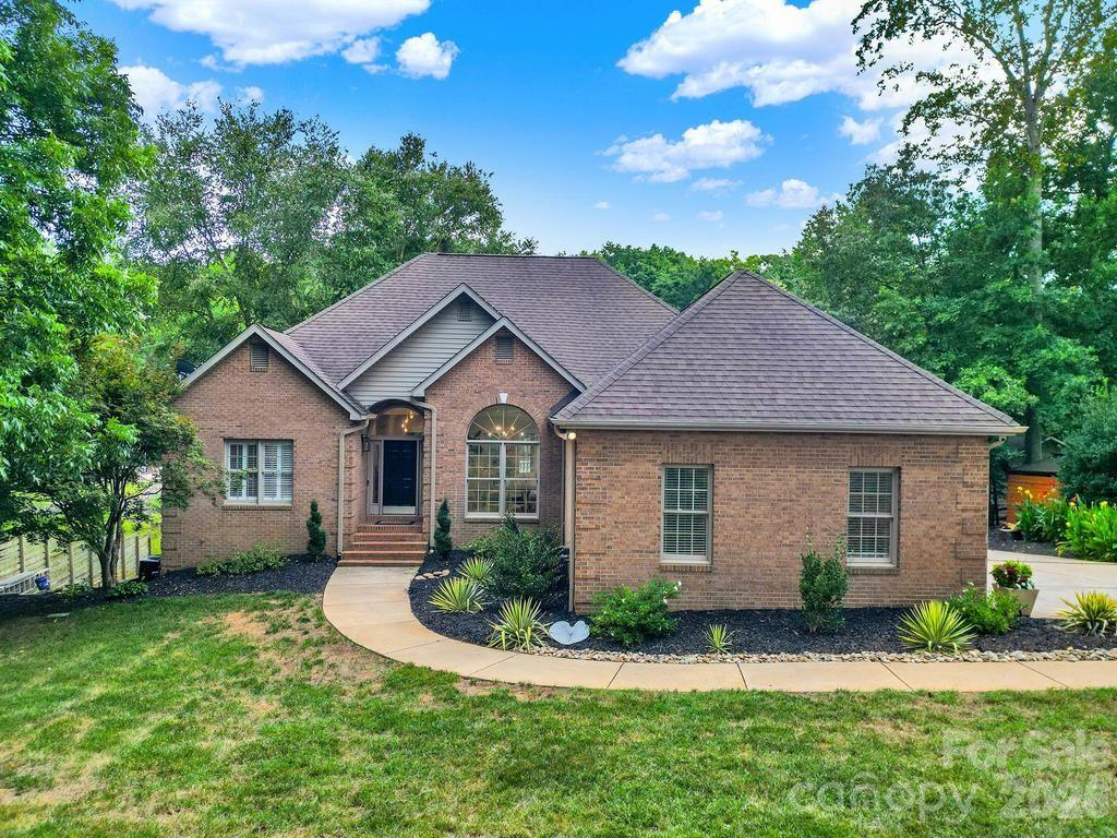 Single Family Residence at 388 Ponderosa Circle, Mooresville, photo 38 of 41