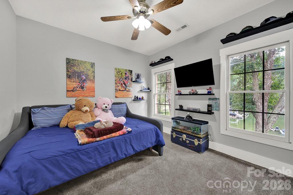 Single Family Residence at 388 Ponderosa Circle, Mooresville, photo 17 of 41