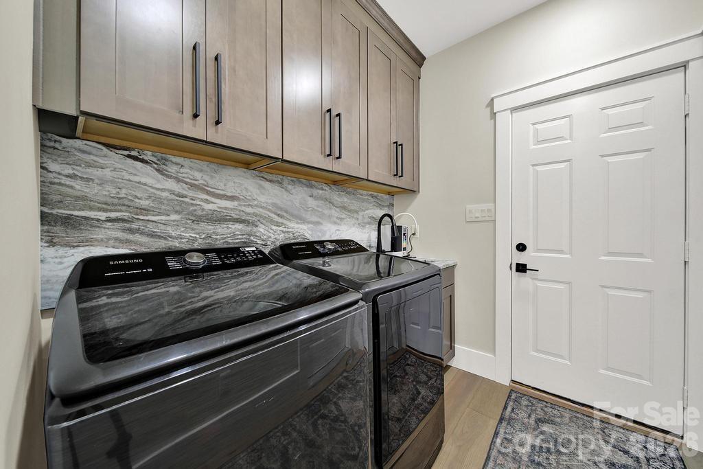Single Family Residence at 388 Ponderosa Circle, Mooresville, photo 15 of 41