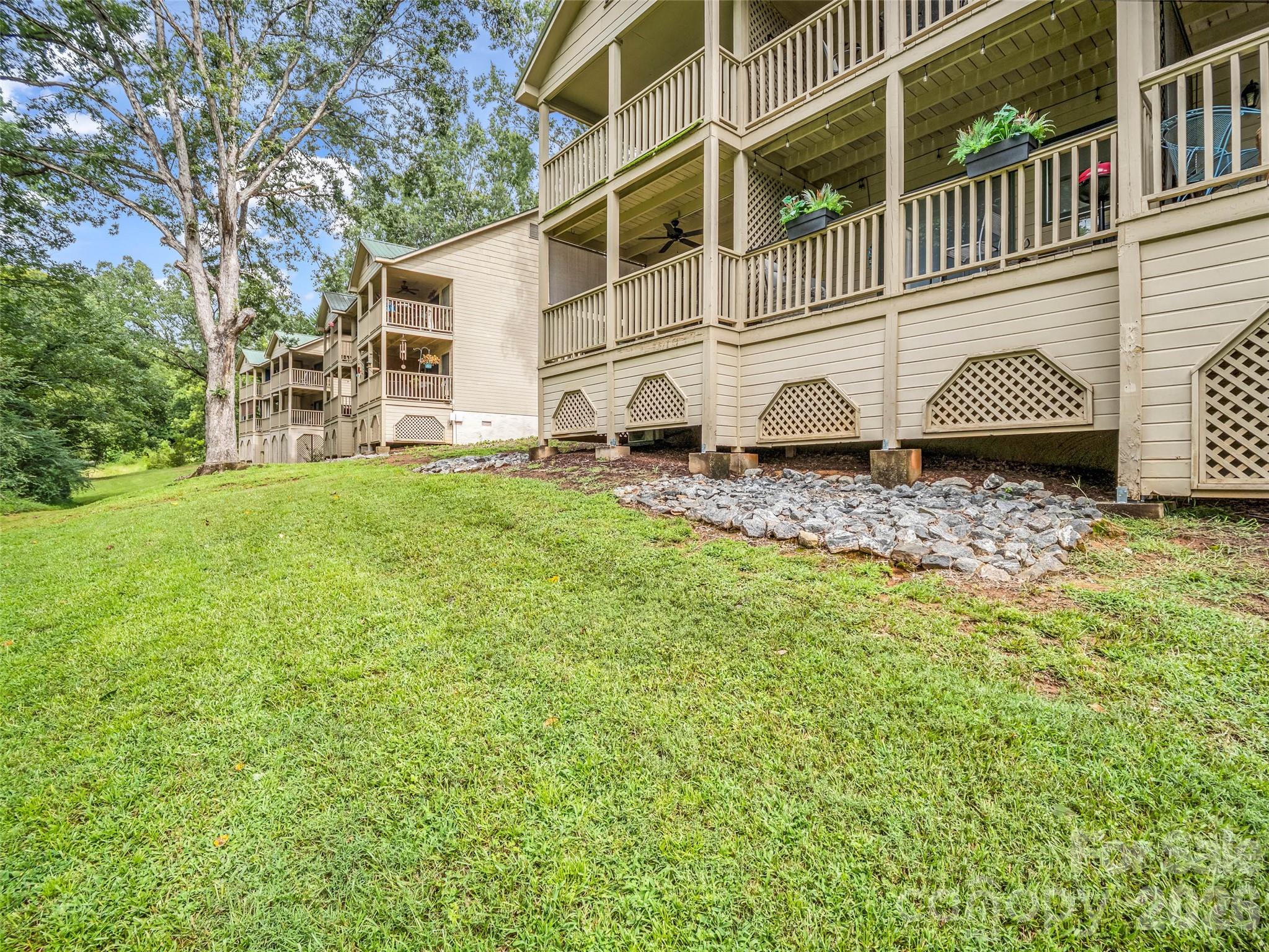 Condominium at 160 Whitney Boulevard, Lake Lure, photo 4 of 25