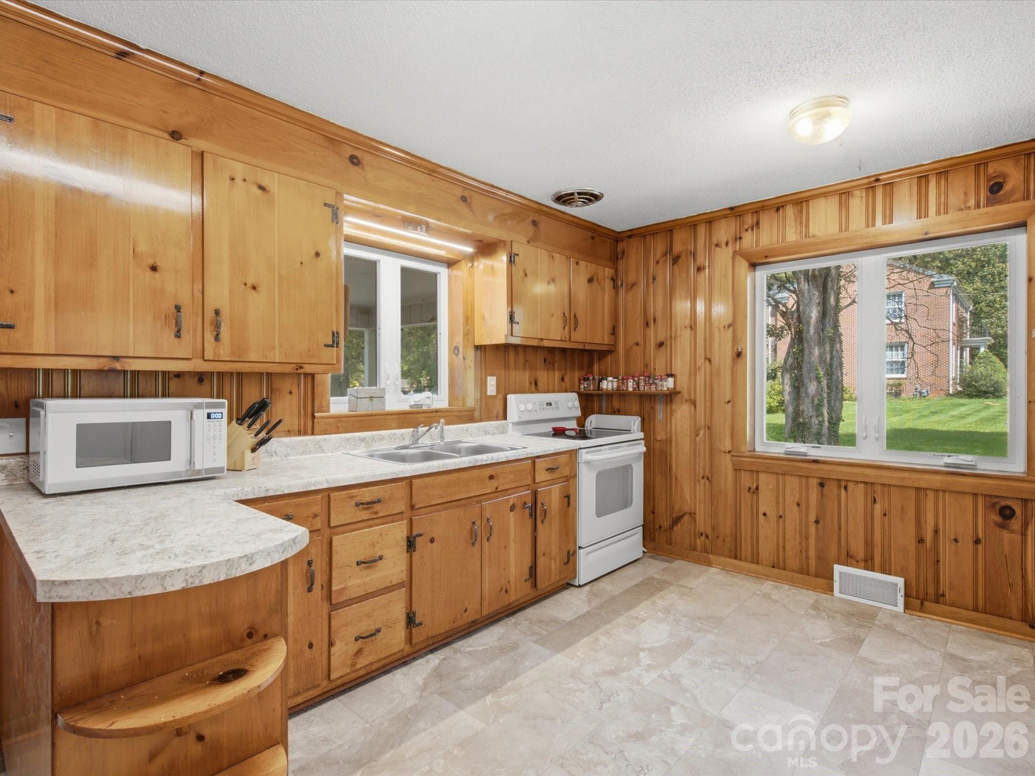Single Family Residence at 2311 E Innes Street, Salisbury, photo 11 of 48