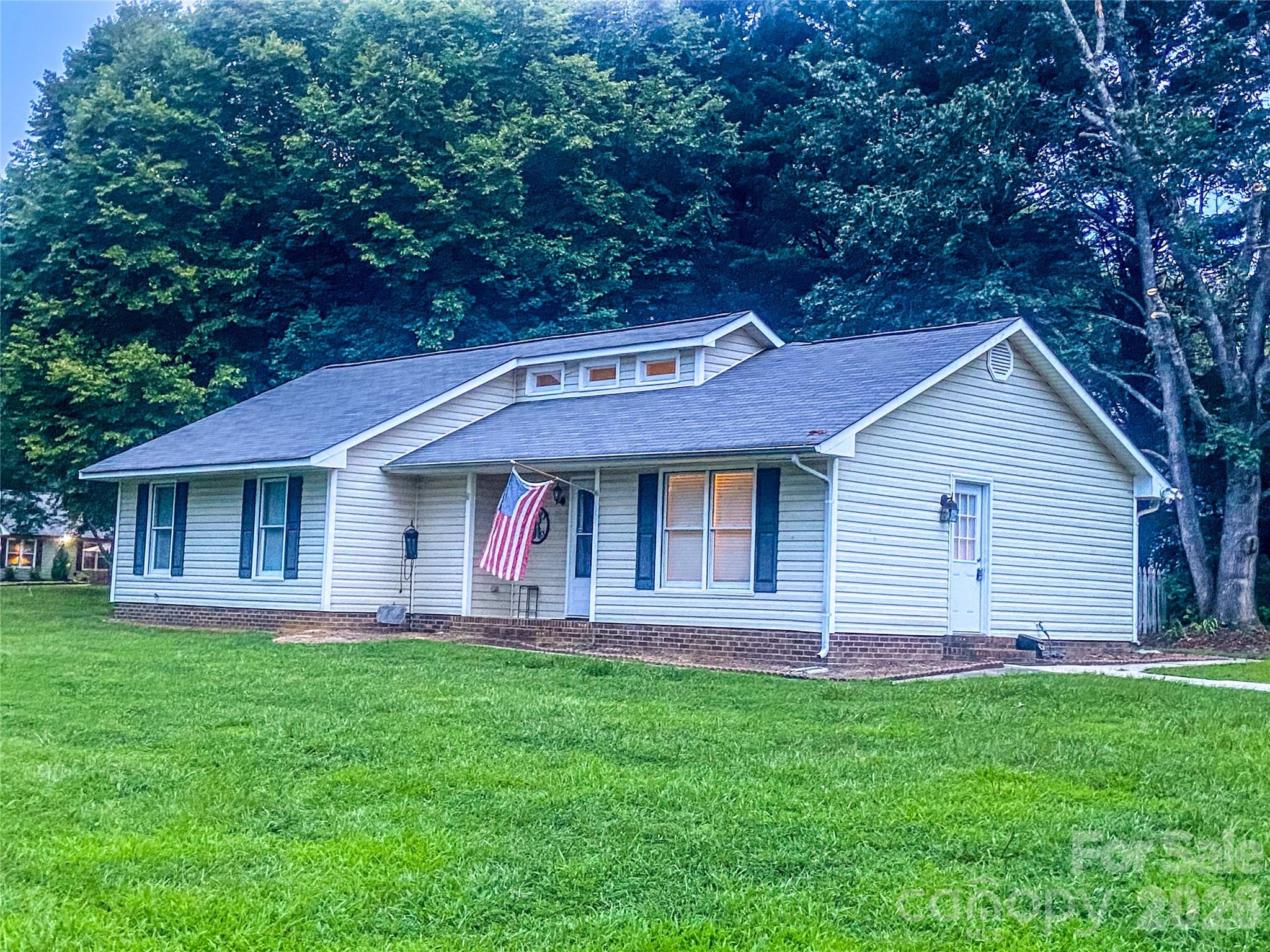 Single Family Residence at 3120 Basilwood Circle, Monroe, photo 2 of 18