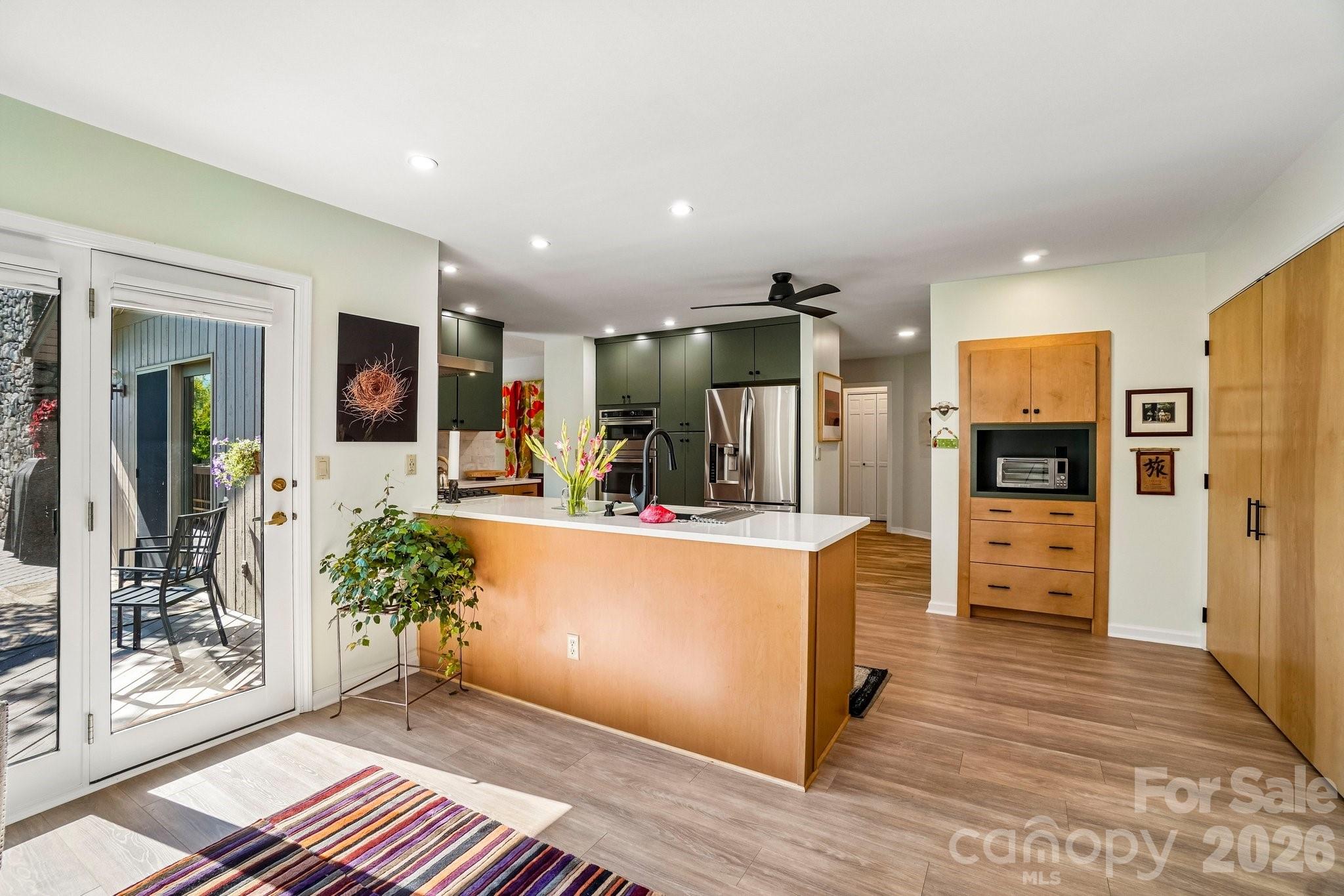 Condominium at 15 Stony Ridge, Asheville, photo 10 of 37