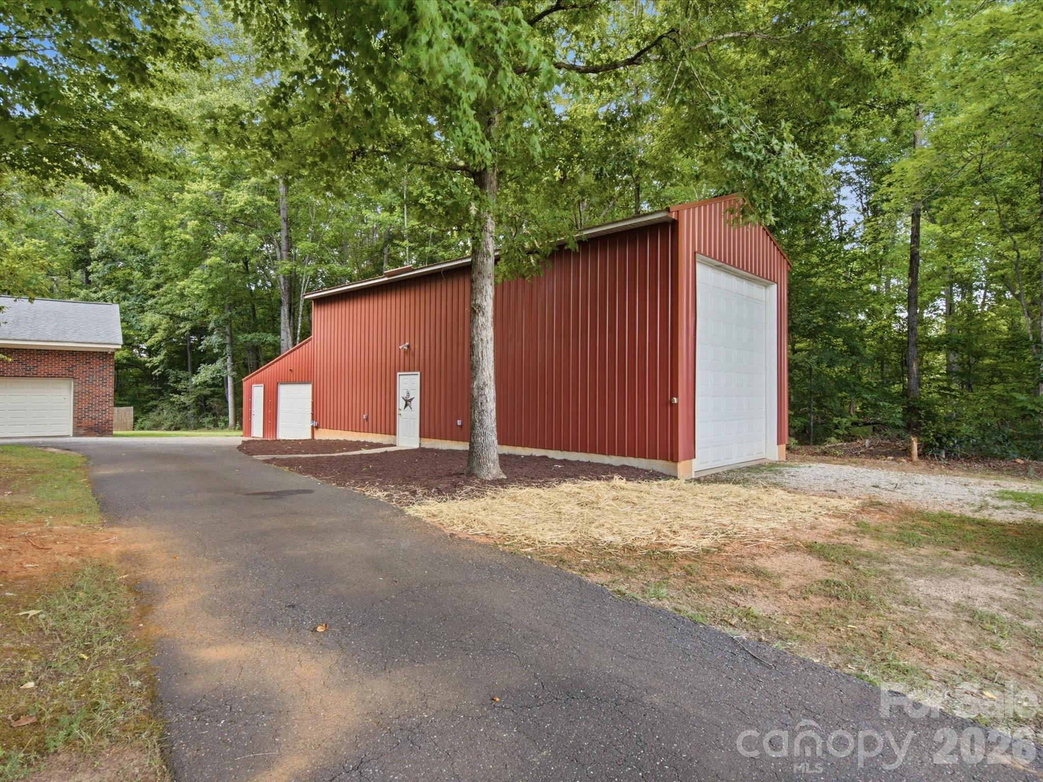 Single Family Residence at 155 S Grandview Road, Clover, photo 34 of 48