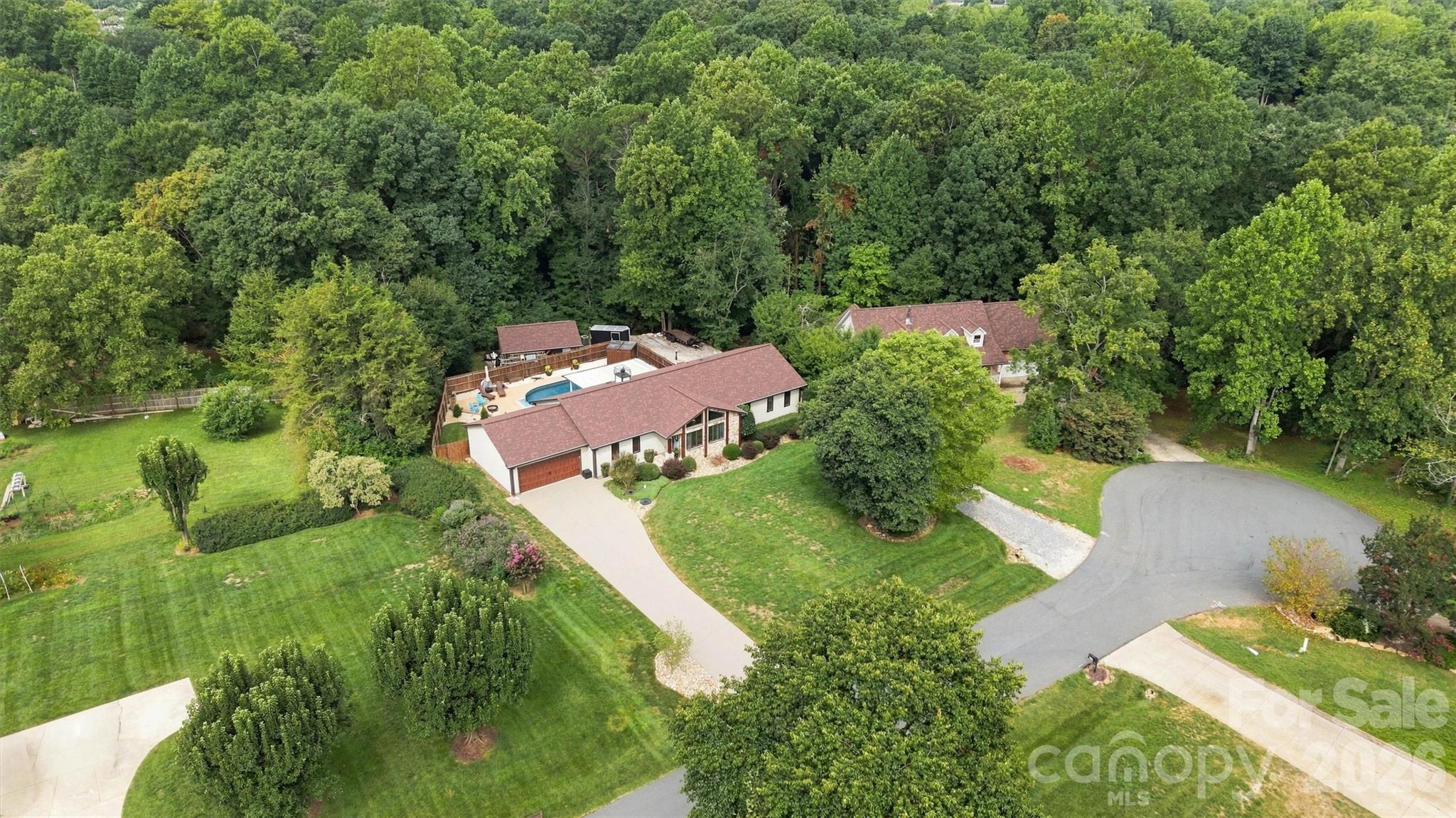 Very nice property near end of cul-de-sac. - 3867 Angie Drive, Denver