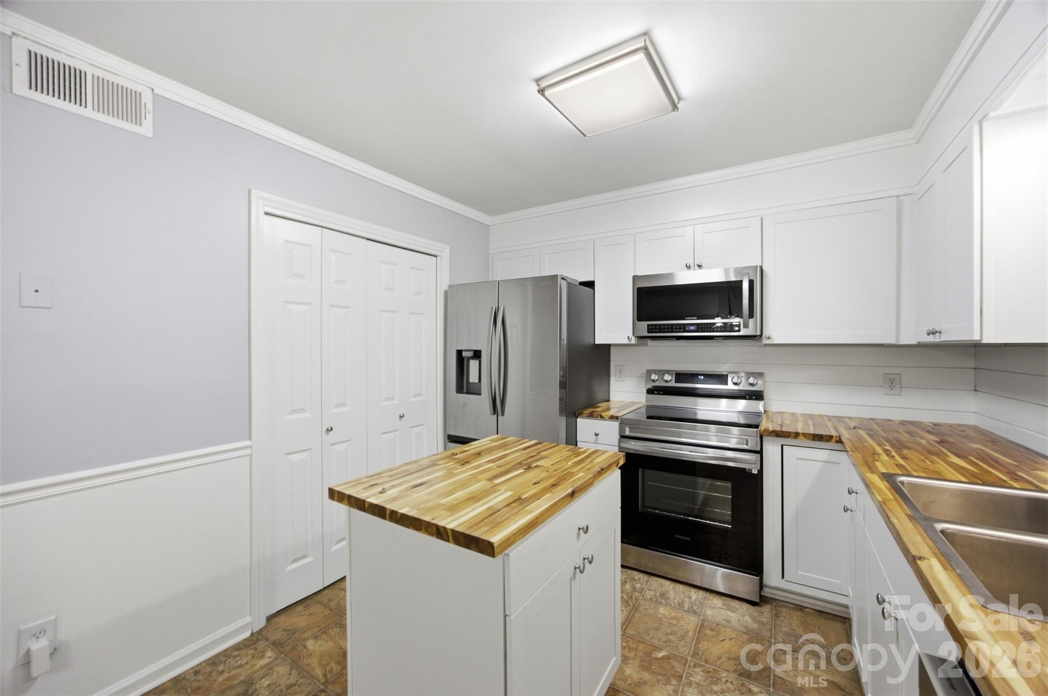 Townhouse at 1228 Oakwood Avenue, Kannapolis, photo 13 of 29