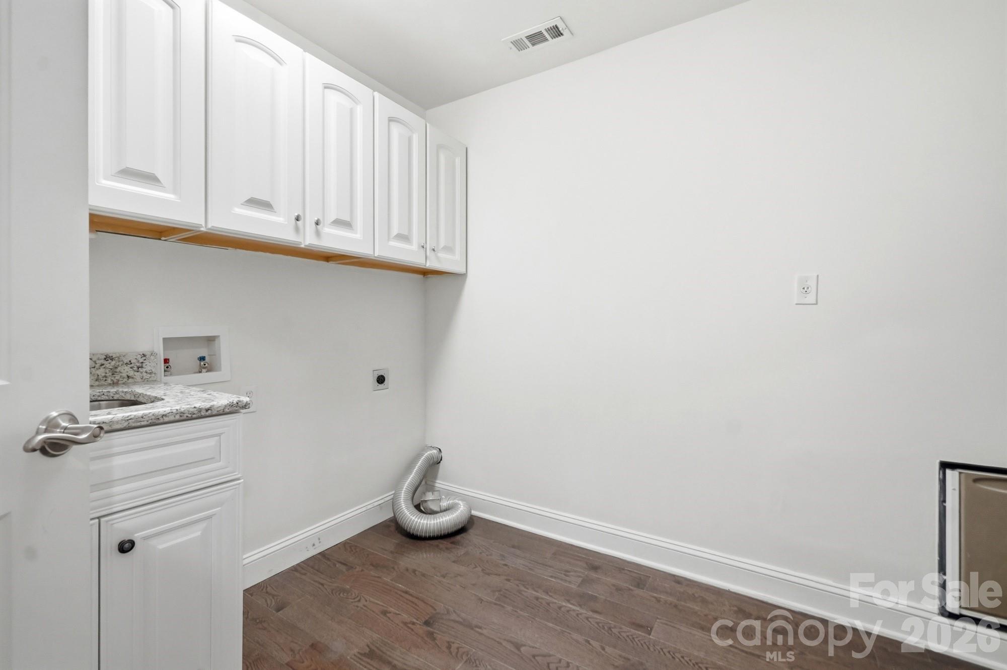 laundry room - 6081 Cambridge Drive, Harrisburg