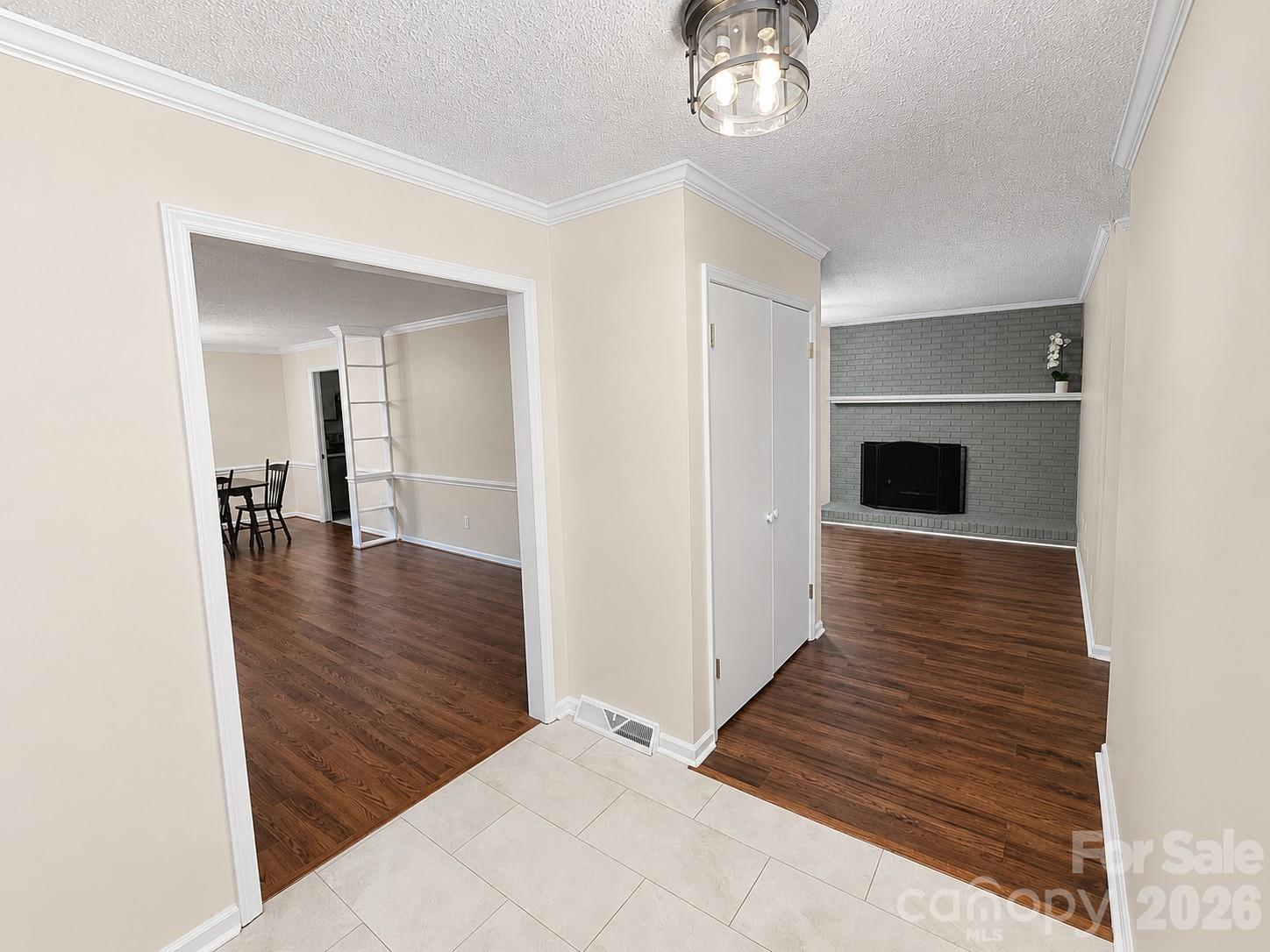 Single Family Residence at 2914 Dresden Drive, Gastonia, photo 6 of 21