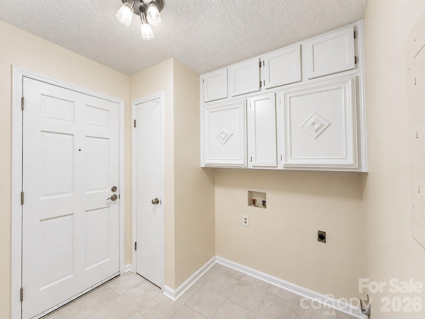 Laundry and entry from carport - 2914 Dresden Drive, Gastonia