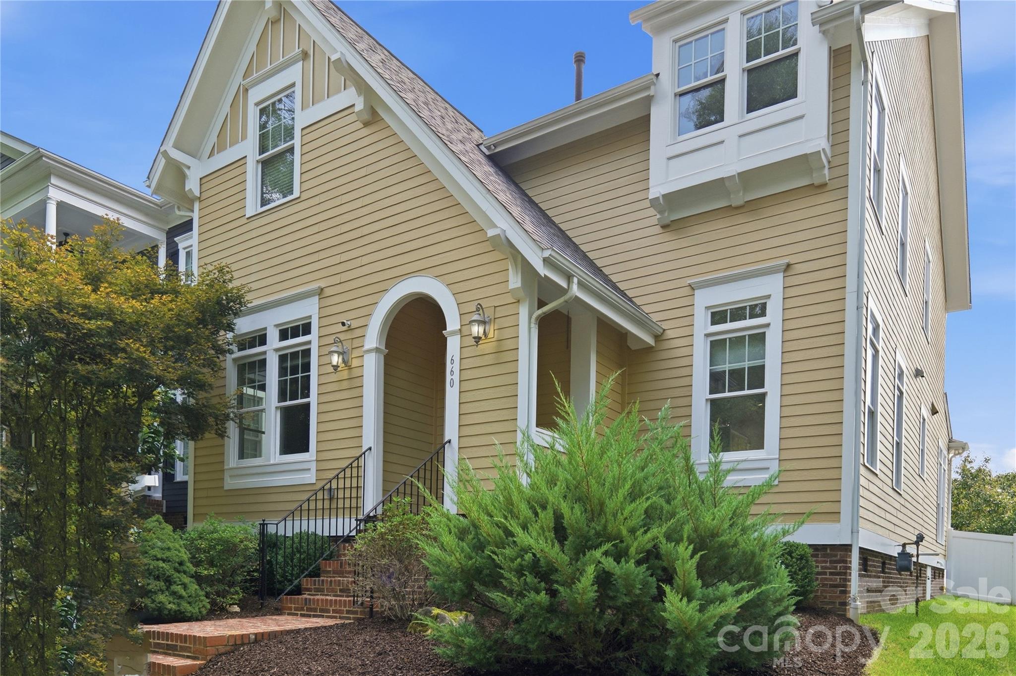 Single Family Residence at 660 Revival Row, Fort Mill, photo 2 of 38