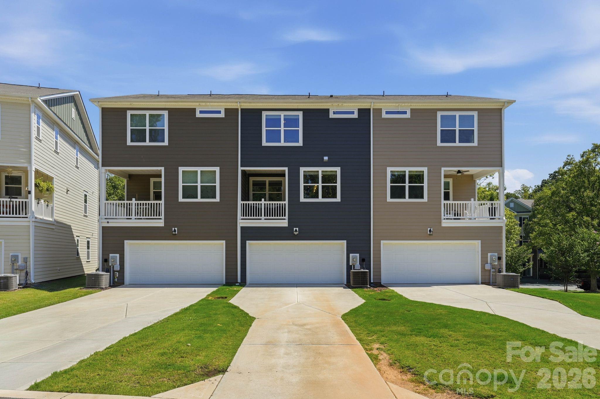 Townhouse at 16705 Summers Walk Boulevard, Davidson, photo 2 of 46