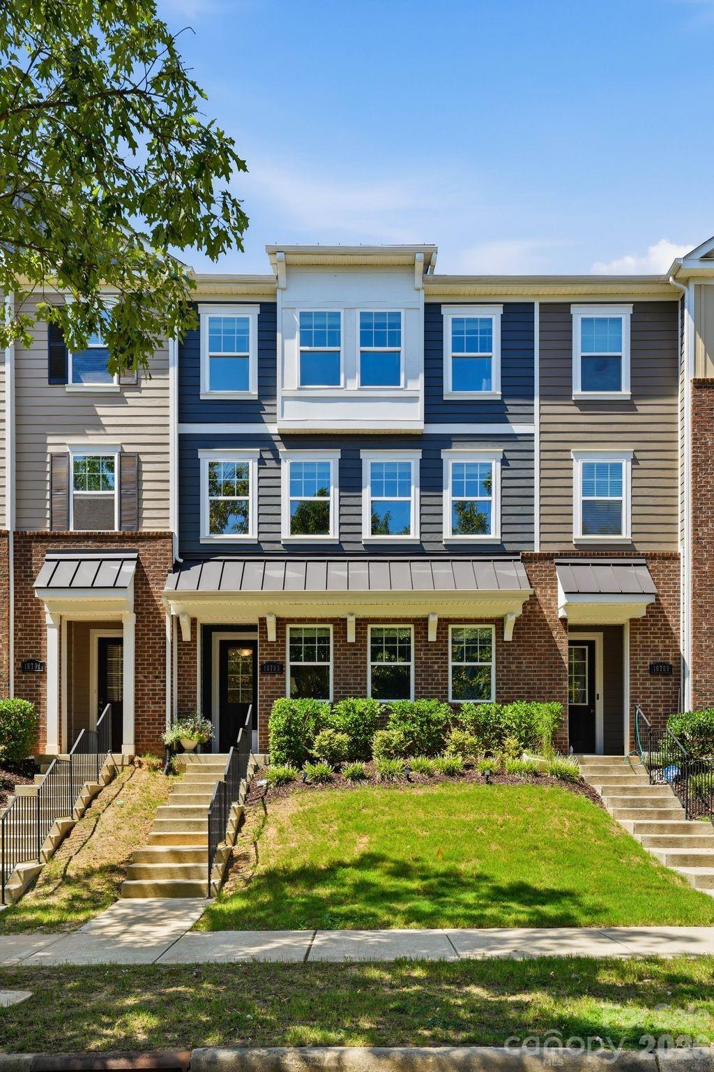 Townhouse at 16705 Summers Walk Boulevard, Davidson, photo 5 of 46