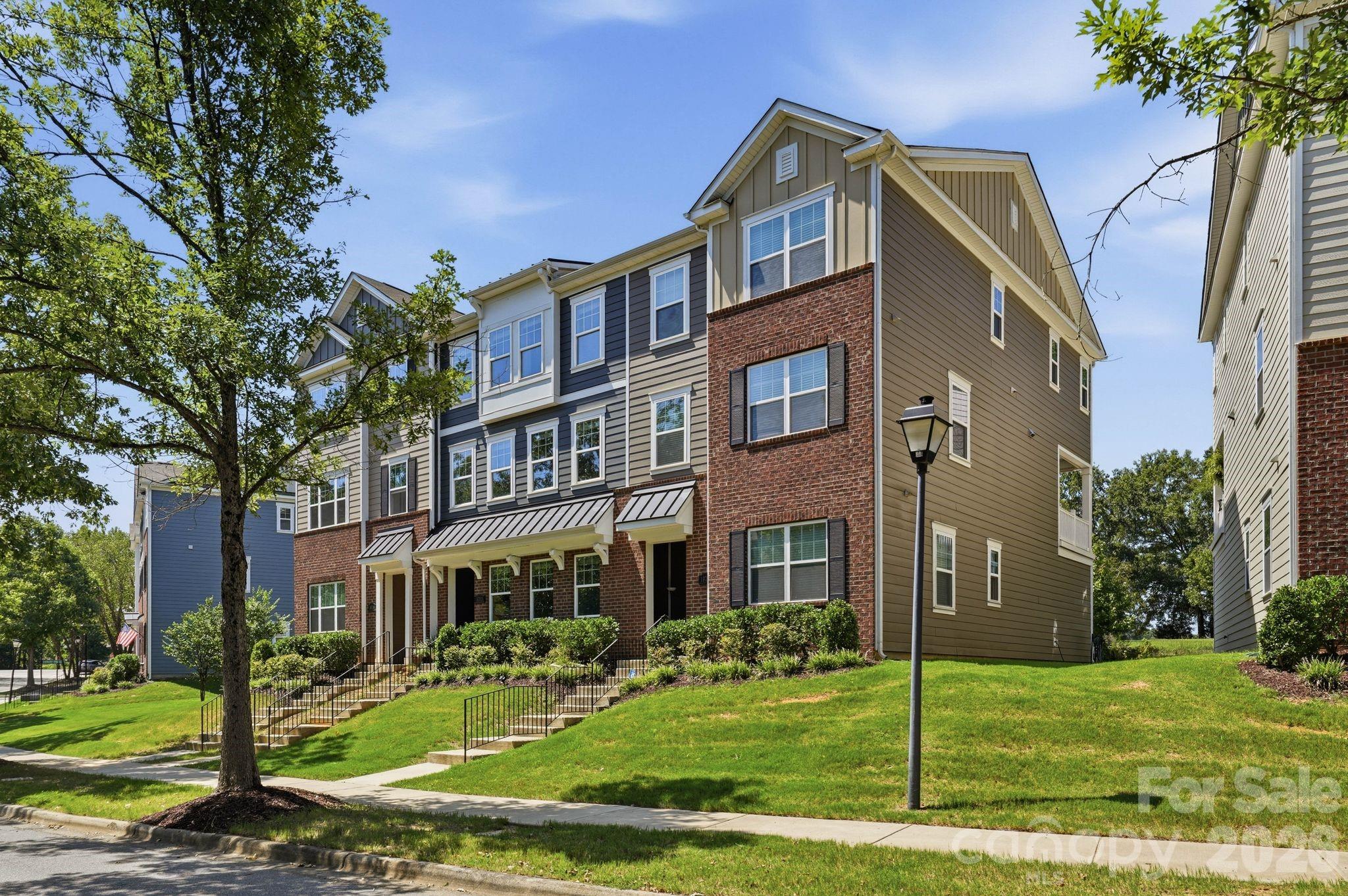Townhouse at 16705 Summers Walk Boulevard, Davidson, photo 6 of 46