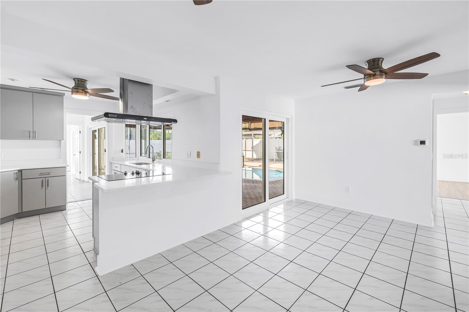 Kitchen - 2053 DOLPHIN BLVD S, ST PETERSBURG