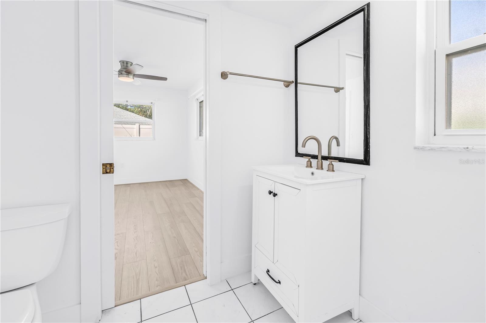 Shared Bathroom - 2053 DOLPHIN BLVD S, ST PETERSBURG