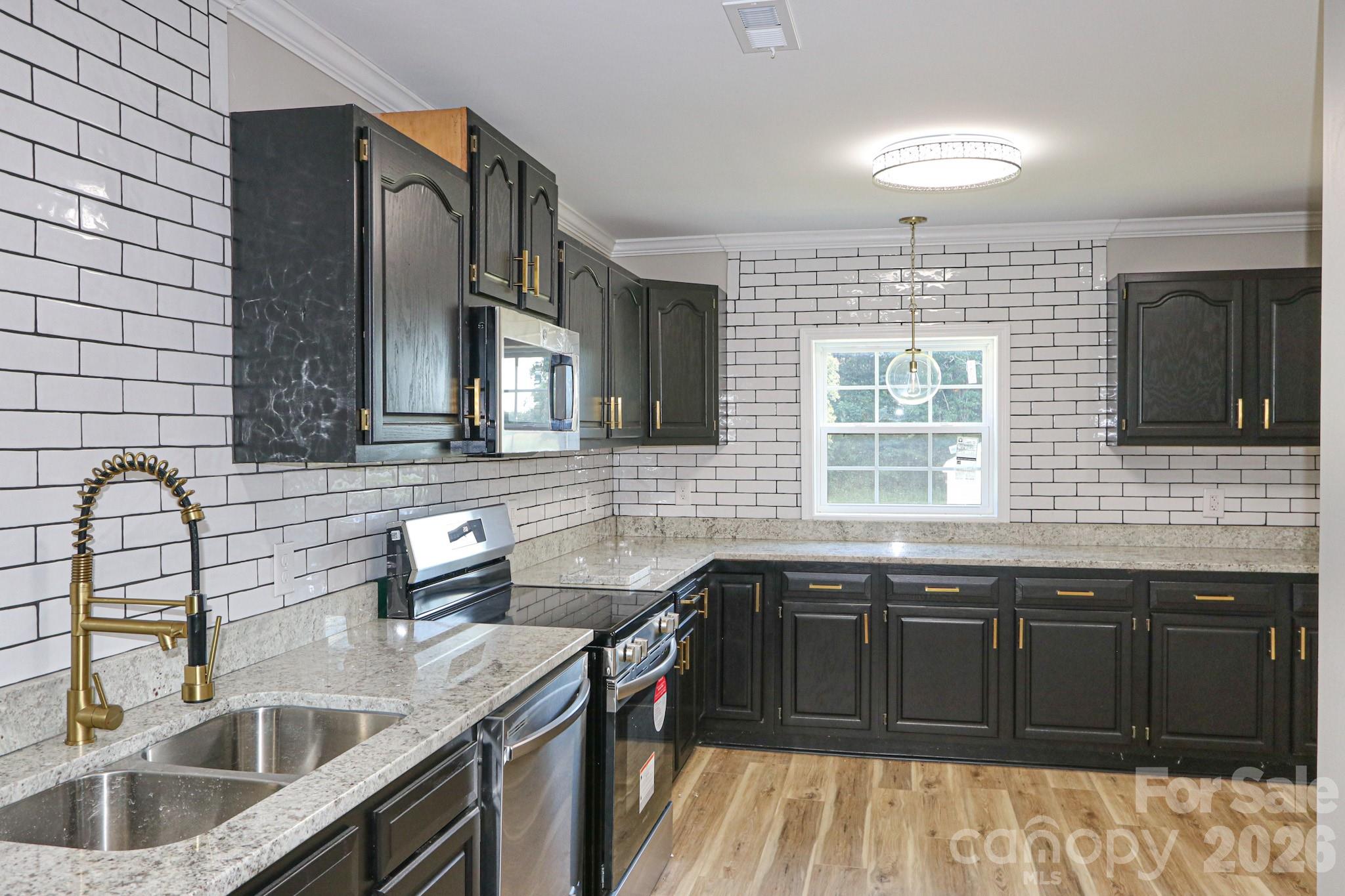 Single Family Residence at 1826 N Oak Ridge Church Road, Yadkinville, photo 10 of 48