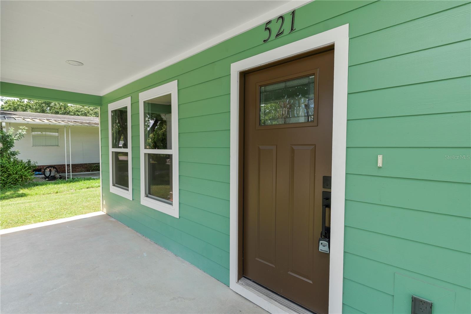 Single Family Residence at 521 SKYLINE DR E, LAKELAND, photo 4 of 35